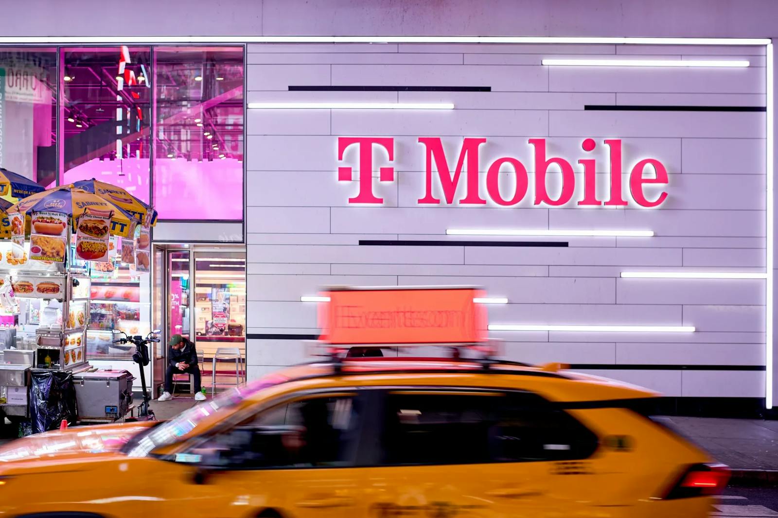 T-Mobile sinks after SoftBank dumps $4.9 billion of its stock in the telecom giant thumbnail