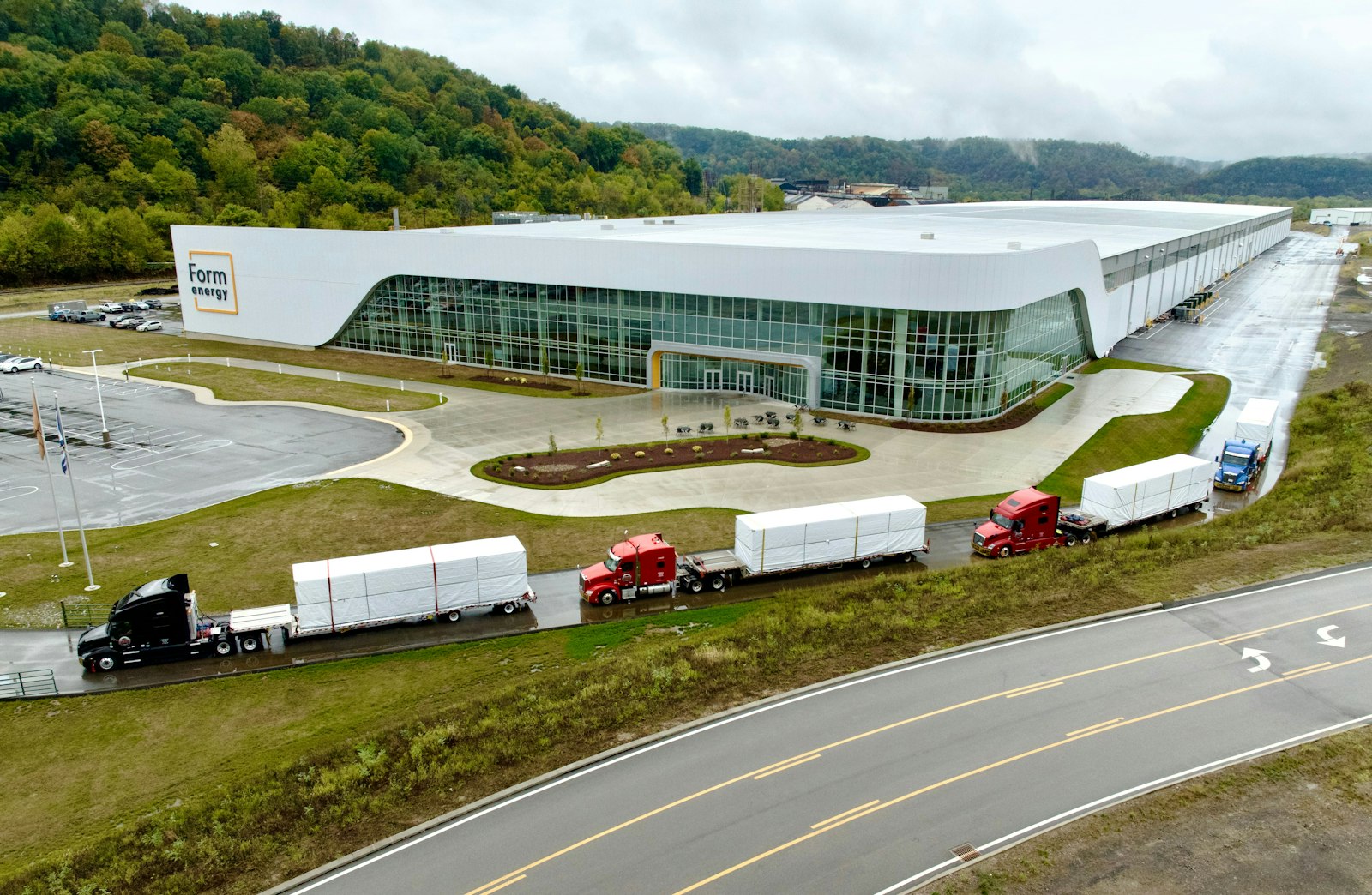 sherwood.news - Patrick Sisson - Big batteries are the newest answer to Big Tech's big energy needs