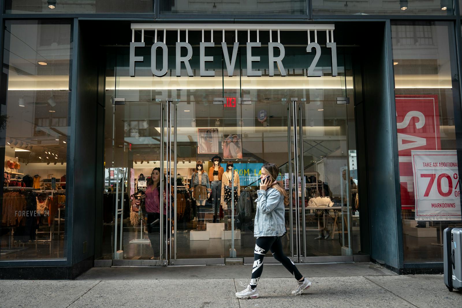 Forever 21 eyes liquidation as the former fast-fashion icon flounders thumbnail