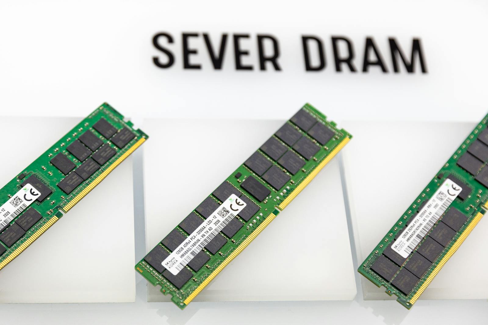 Micron jumps on report of surging memory chip prices thumbnail