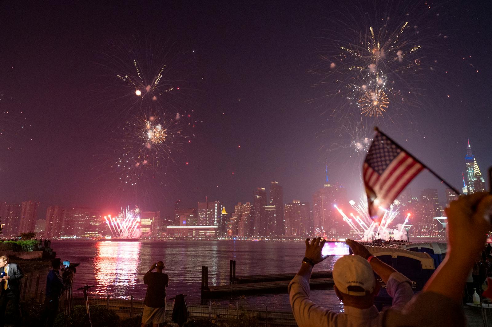 US economy charges into the second half of the year   thumbnail