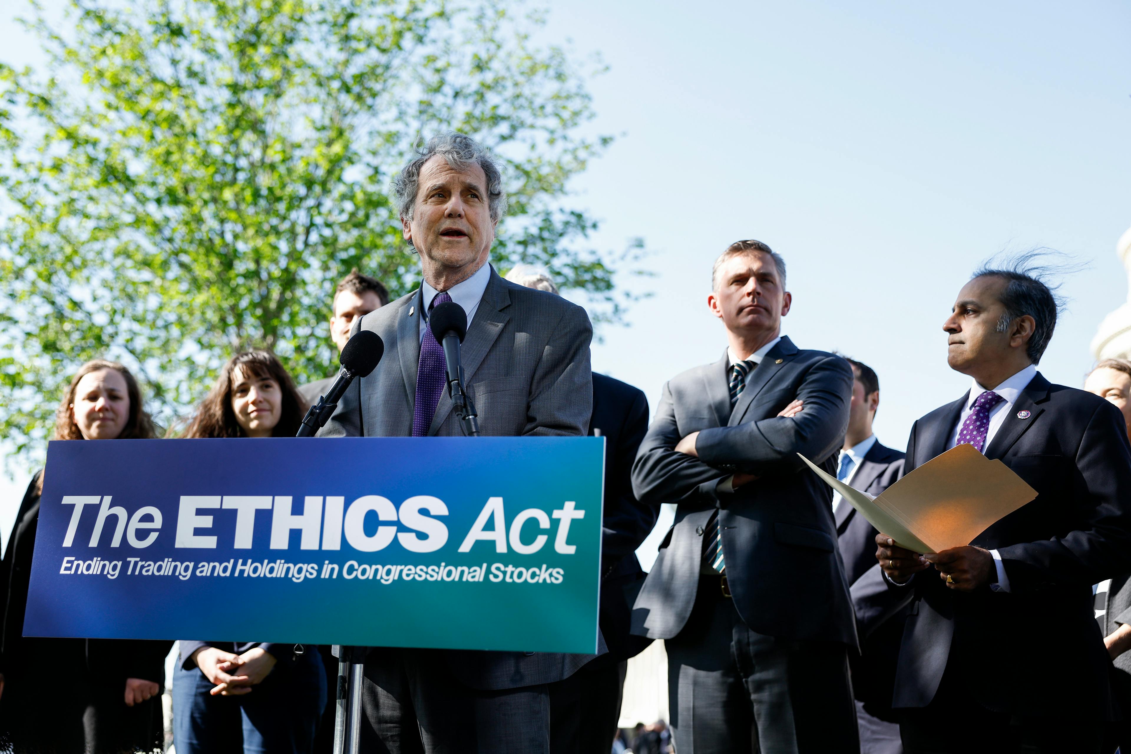 ETHICS act congressional stock trading 