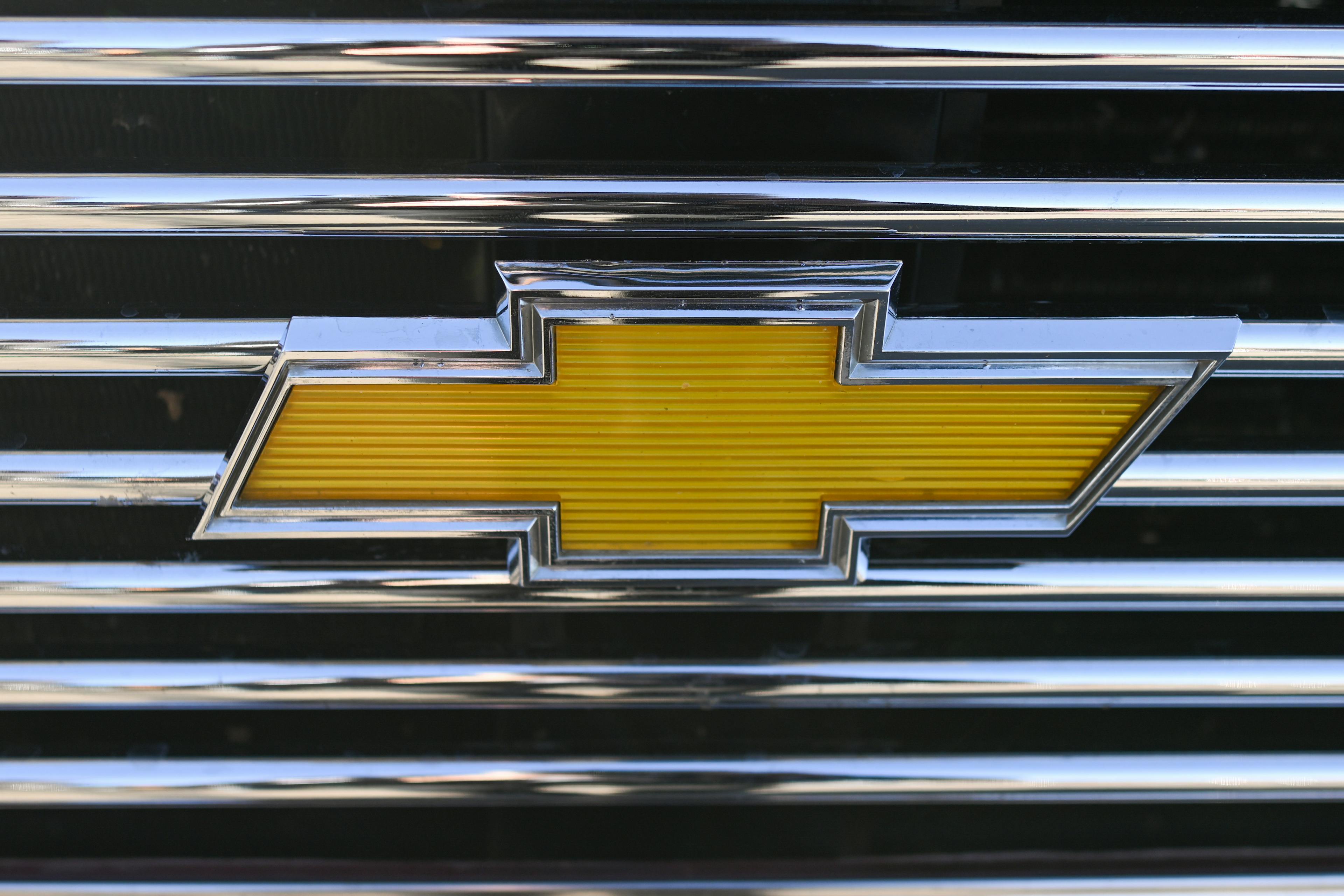 GM logo General Motors Chevrolet