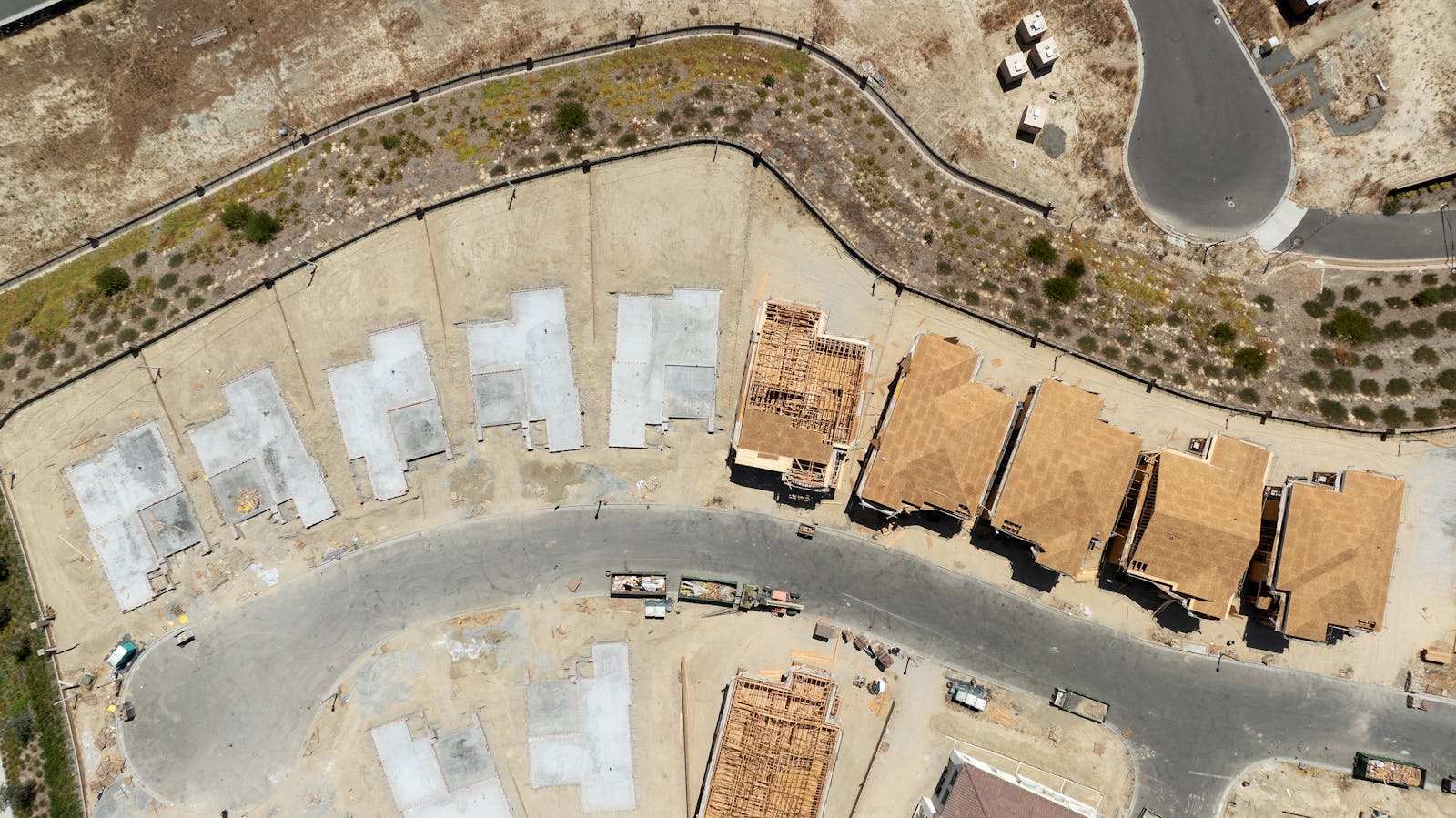 Homebuilding stocks get another burst of outperformance  thumbnail