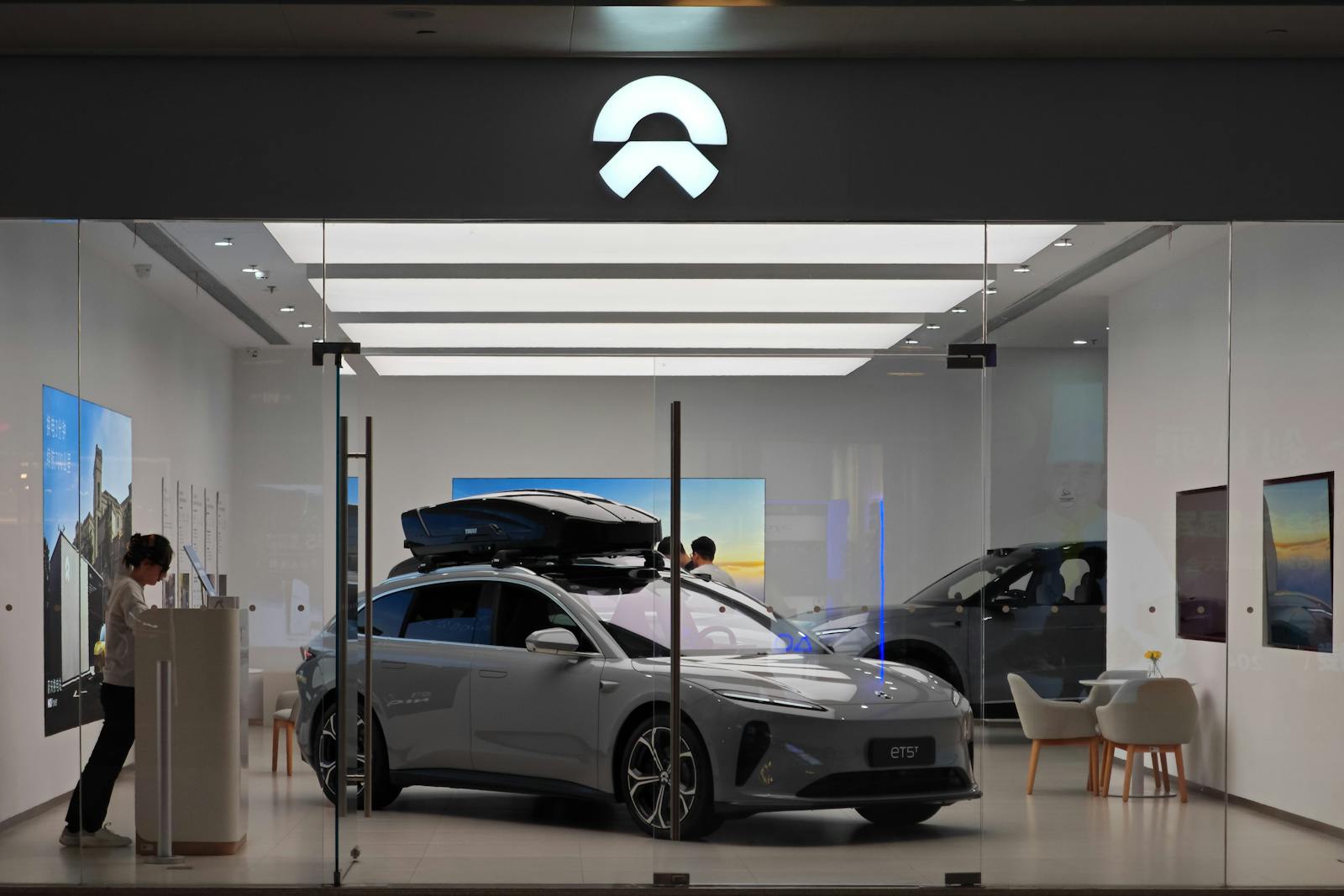 Nio climbs following a more than 60% jump in weekly registrations in China thumbnail