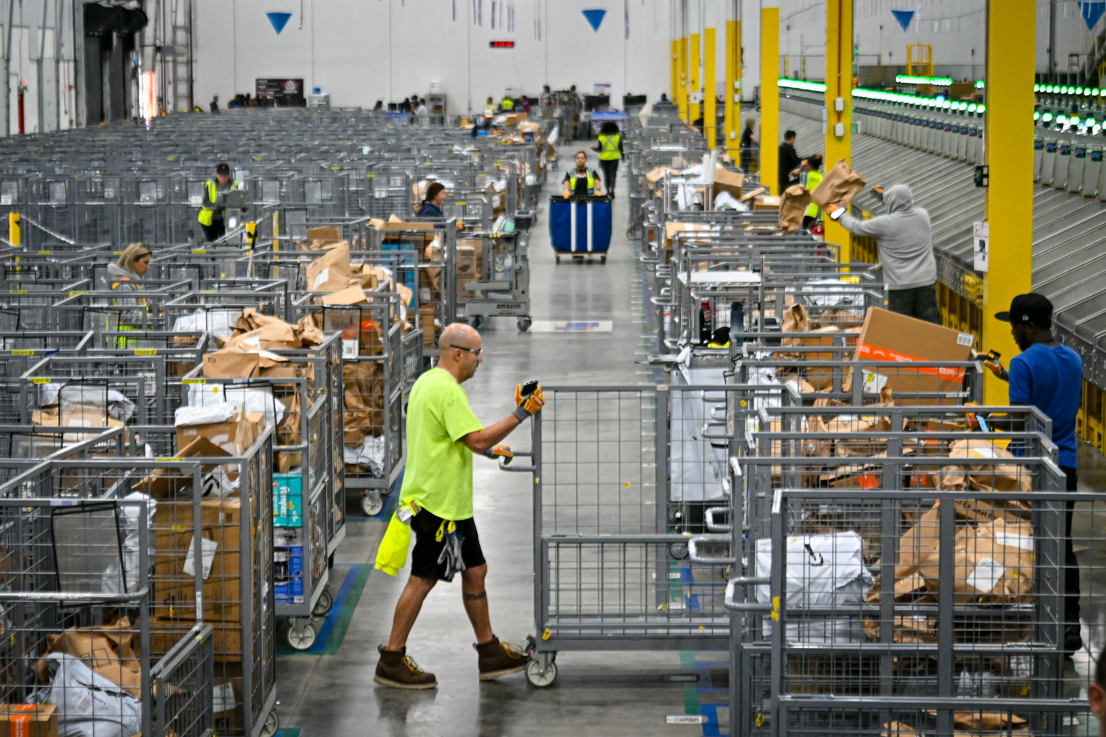 Amazong Fulfillment center in Florida 