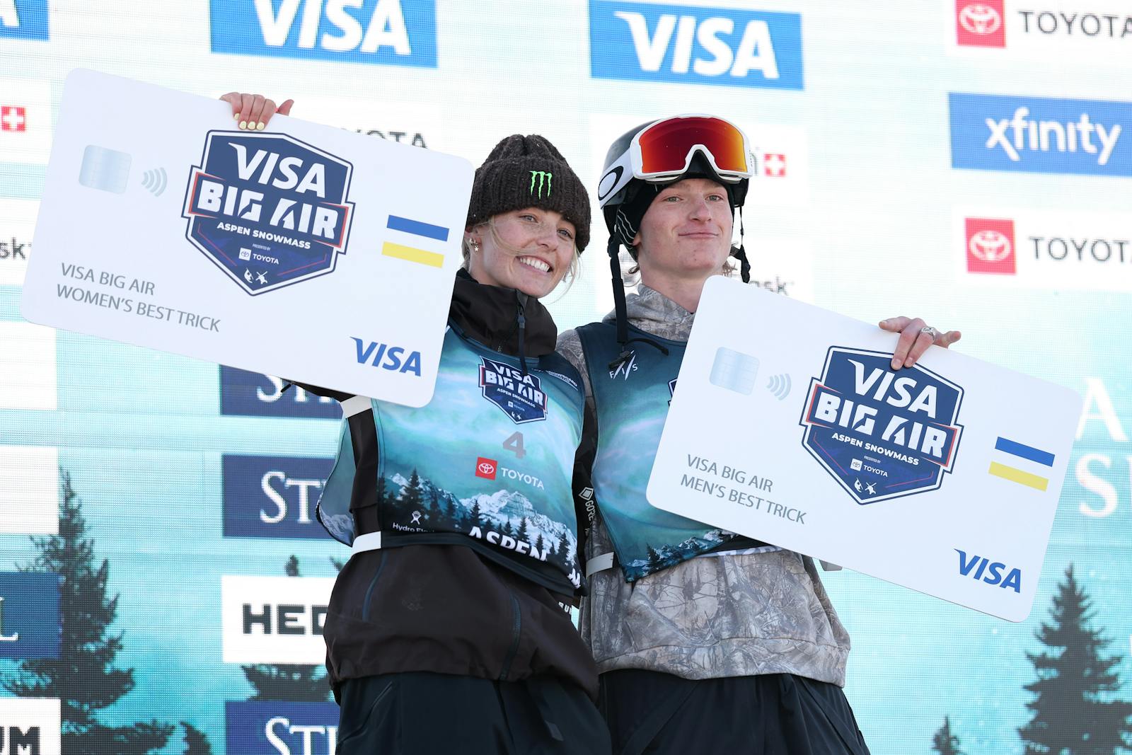 Visa reports solid beat on earnings thumbnail