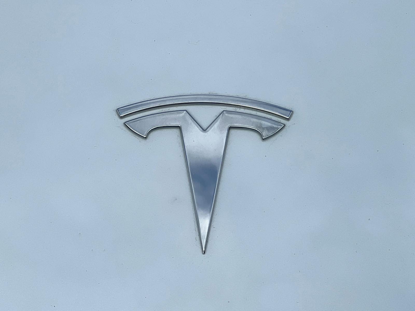 Dip buyers stuck with Tesla last week thumbnail