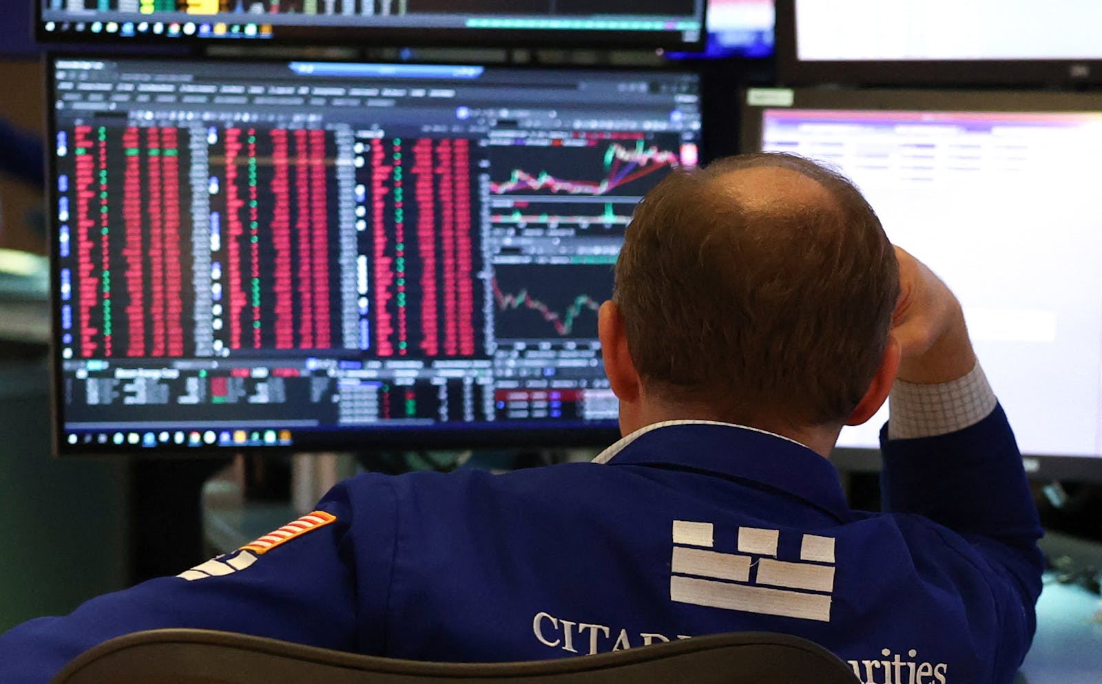 Cuts to S&P 500 earnings “should mimic a recession,” says JPMorgan thumbnail