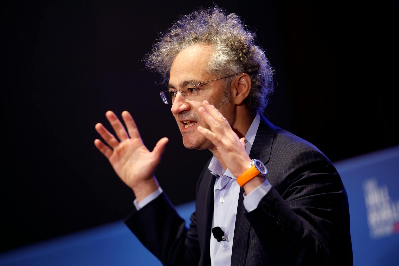 Palantir dives as the Pentagon eyes rivals’ AI to reduce its dependence on the company thumbnail