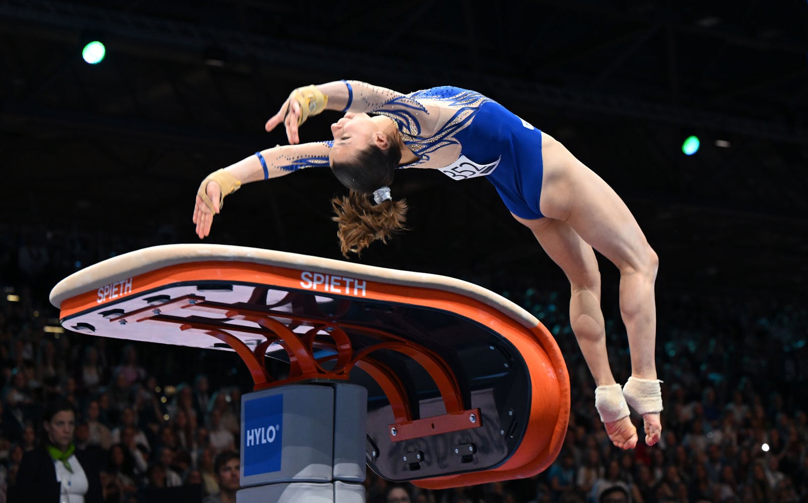 Robinhood, AppLovin vault higher as the "inclusion effect" is in full force thumbnail