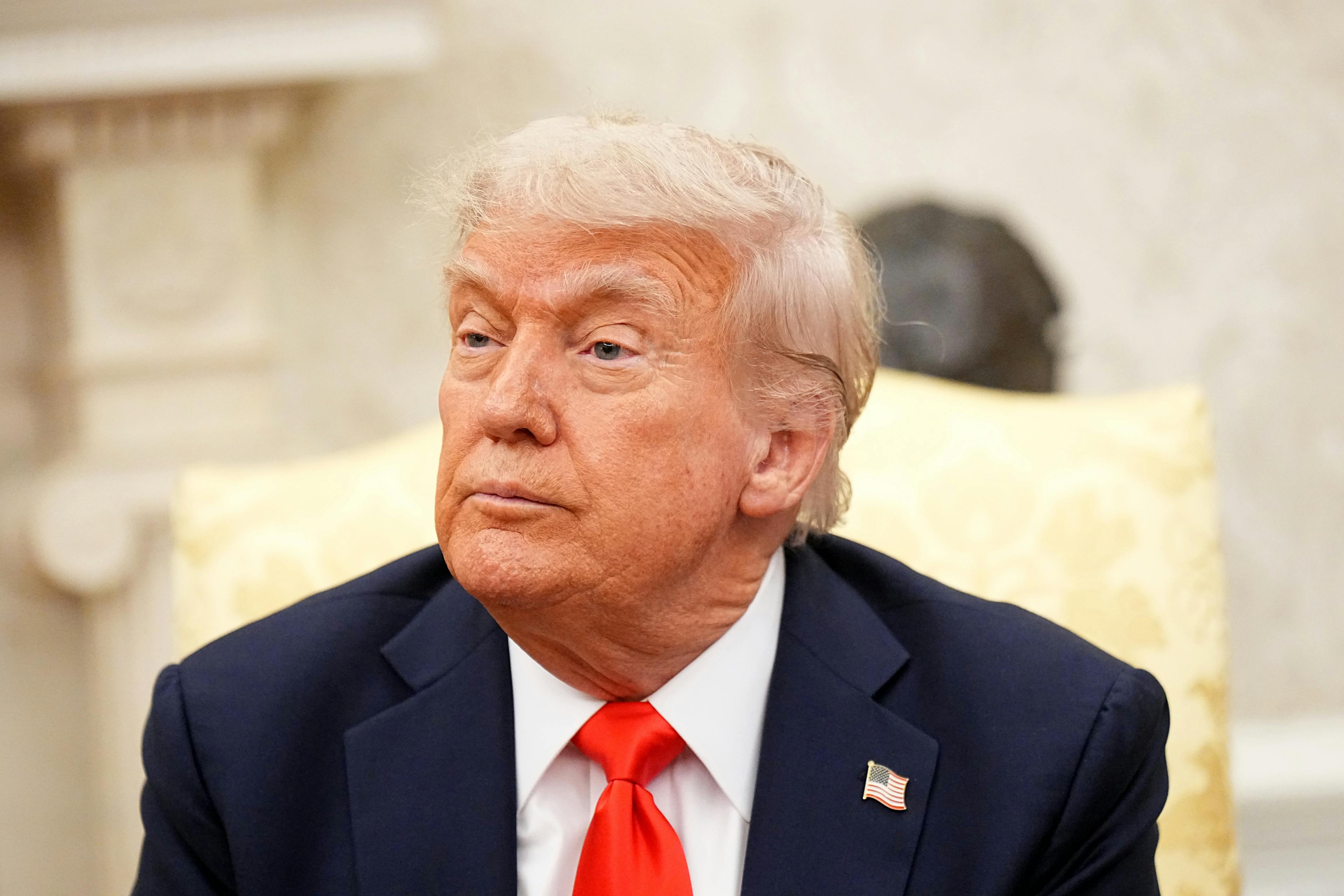 Musk Twitter Fight Trump Oval Office