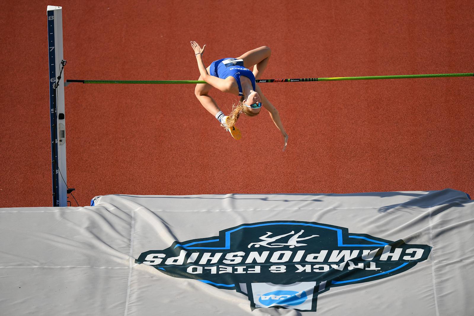 SoFi rips on strong Q2, guidance hike thumbnail