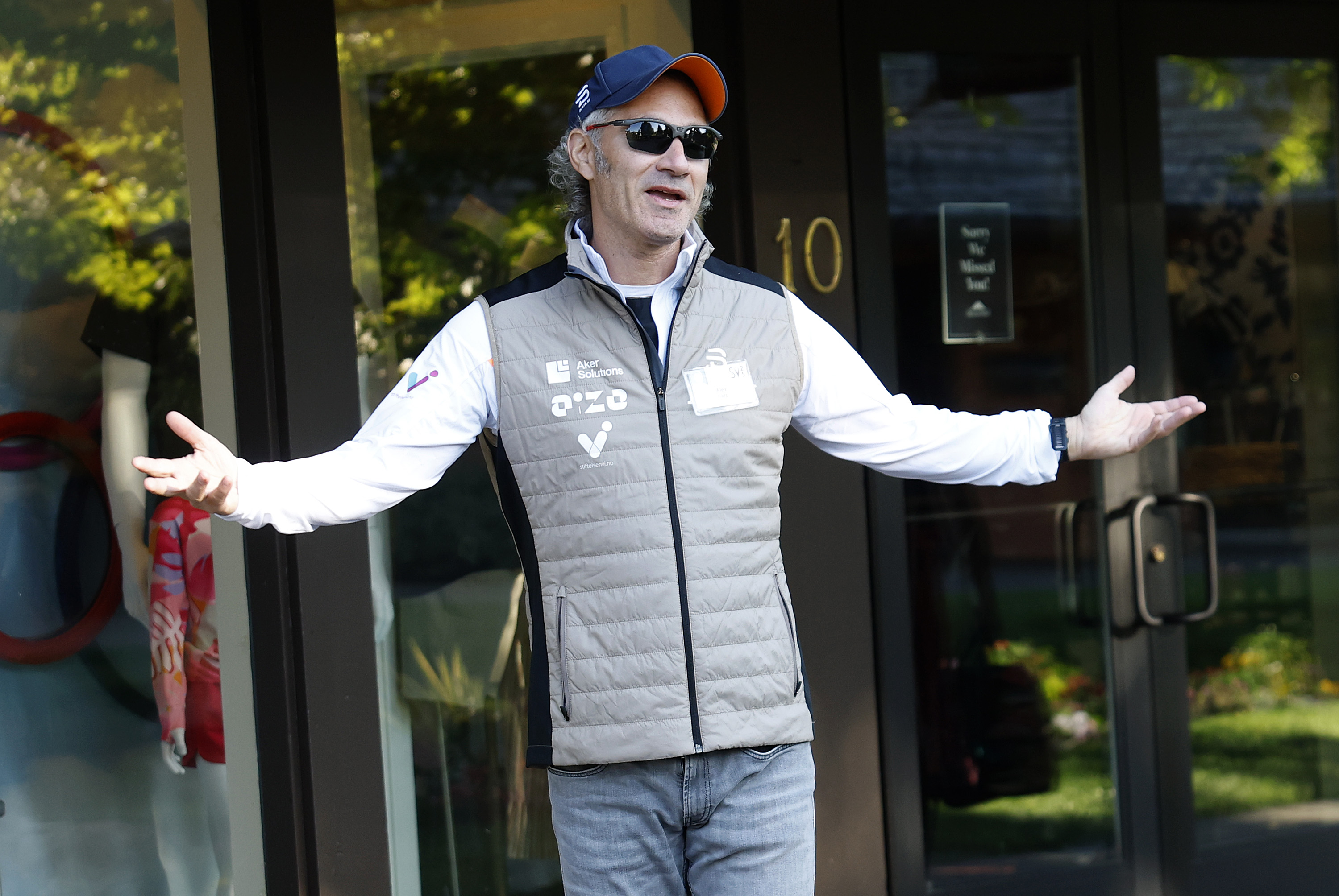 Palantir CEO Alex Karp PLTR insane valuation  