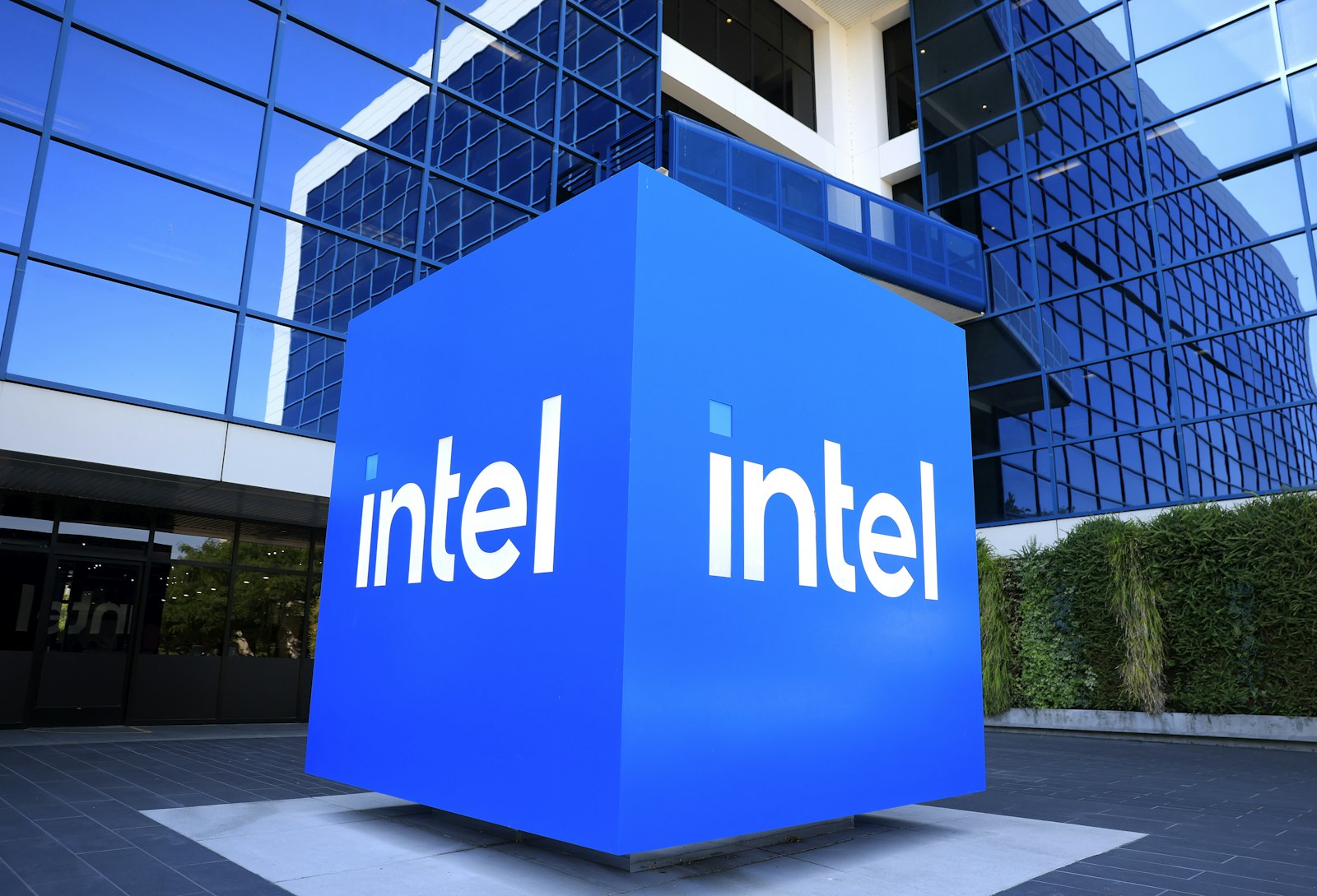 Image for Intel jumps to new 52-week high on upgrade