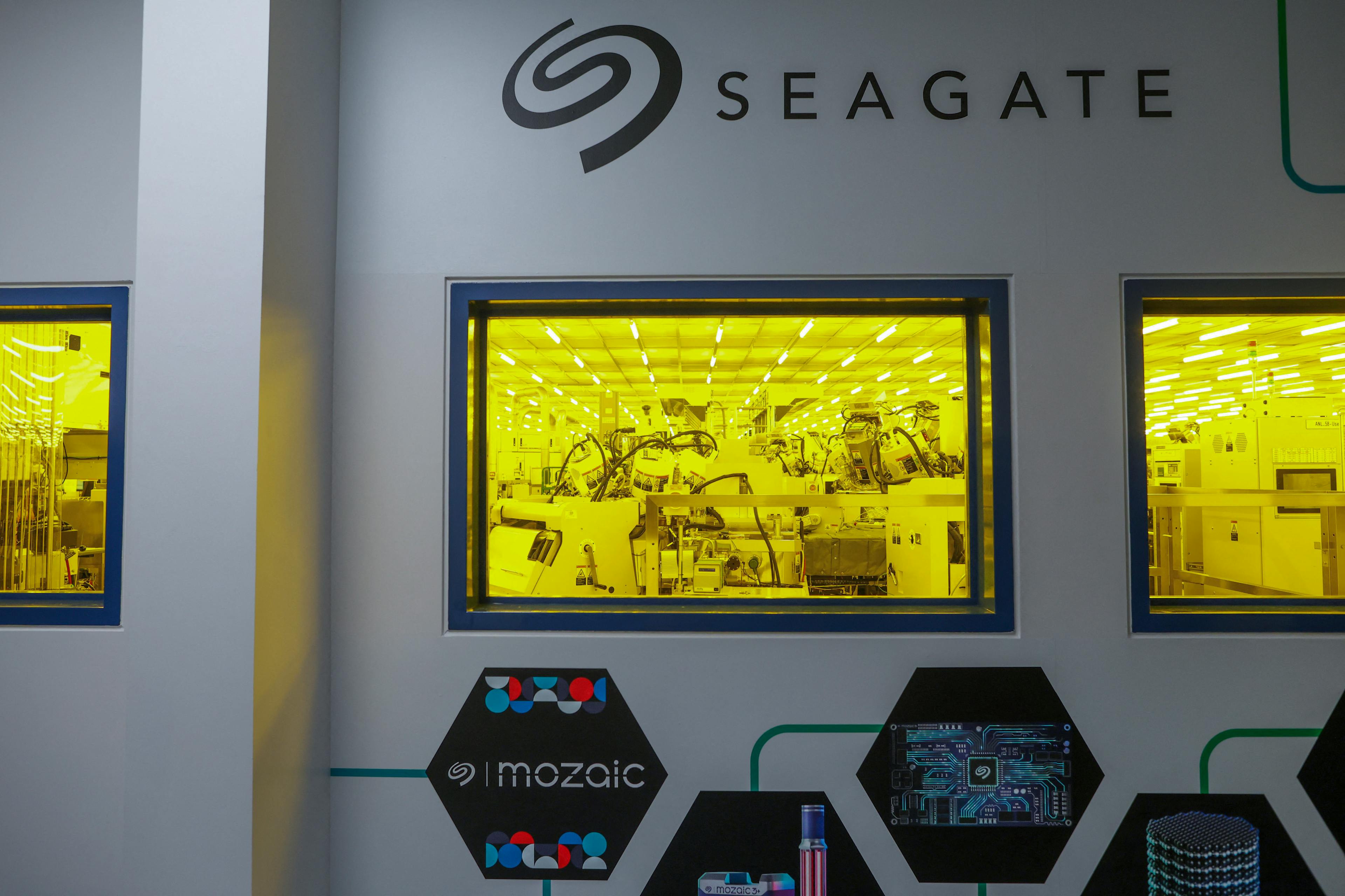 Seagate Reports quarterly results