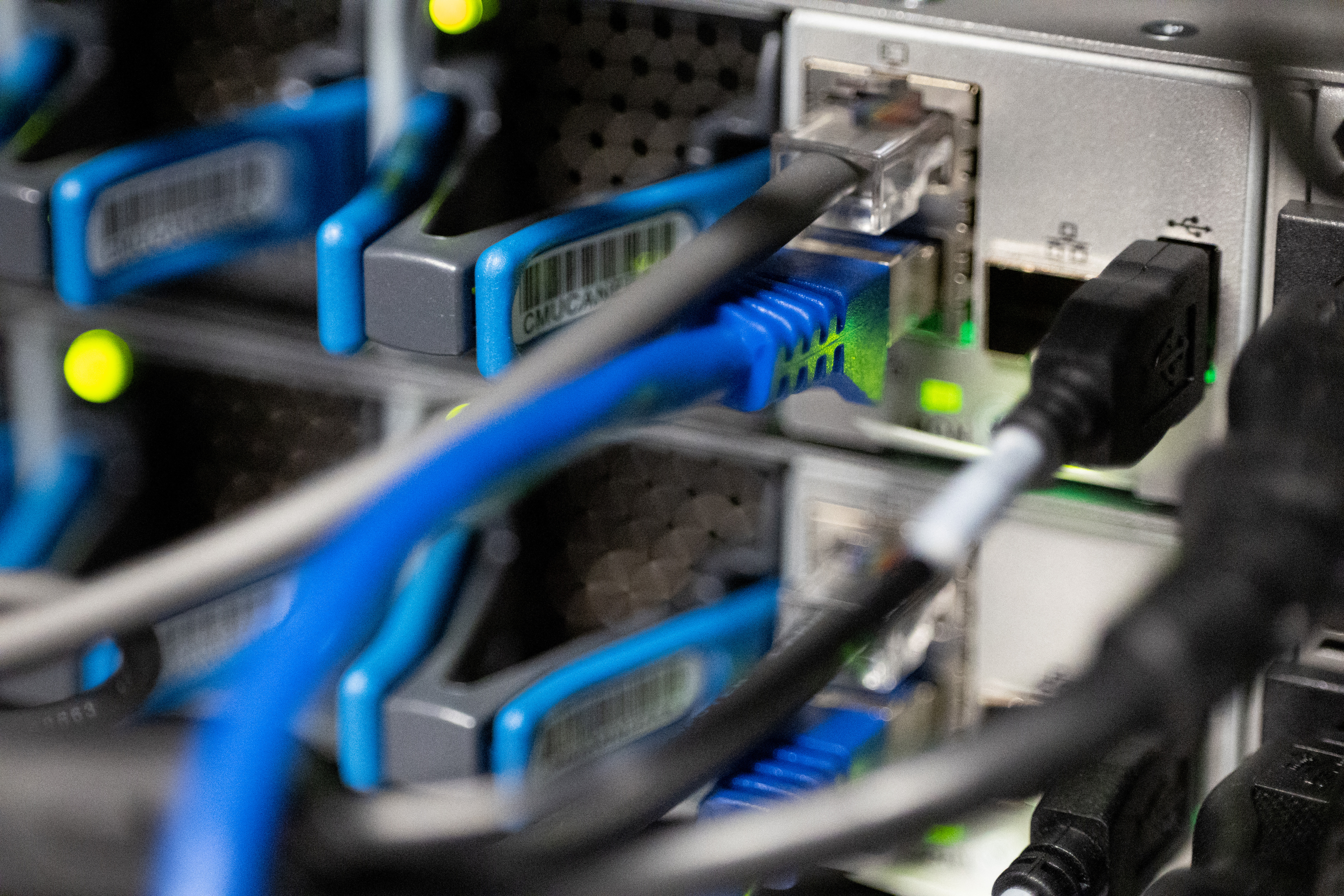 Cisco reports quarterly results networking equipment 