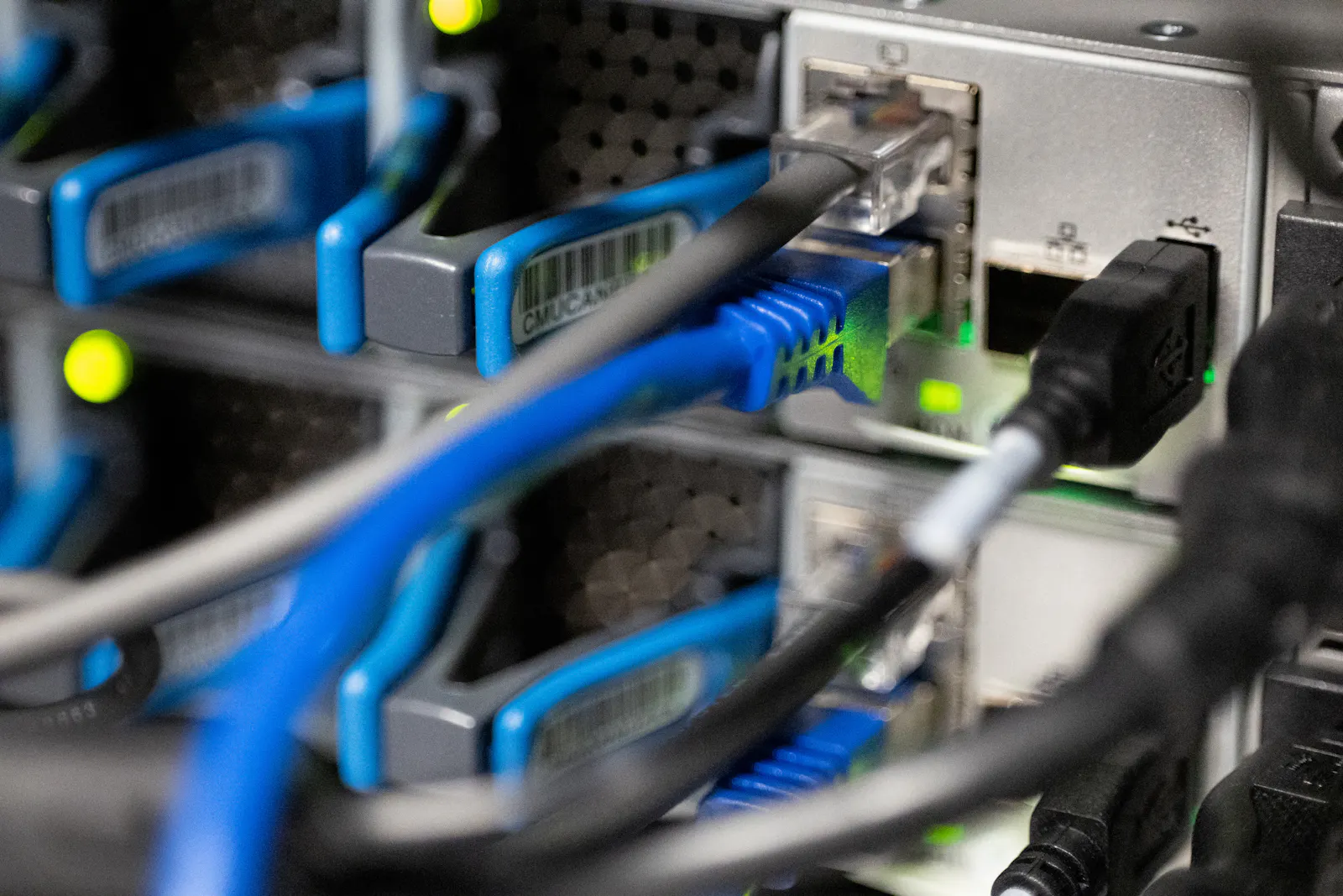 Cisco beats expectations for Q2 sales and EPS; Q3 margin forecast is light thumbnail