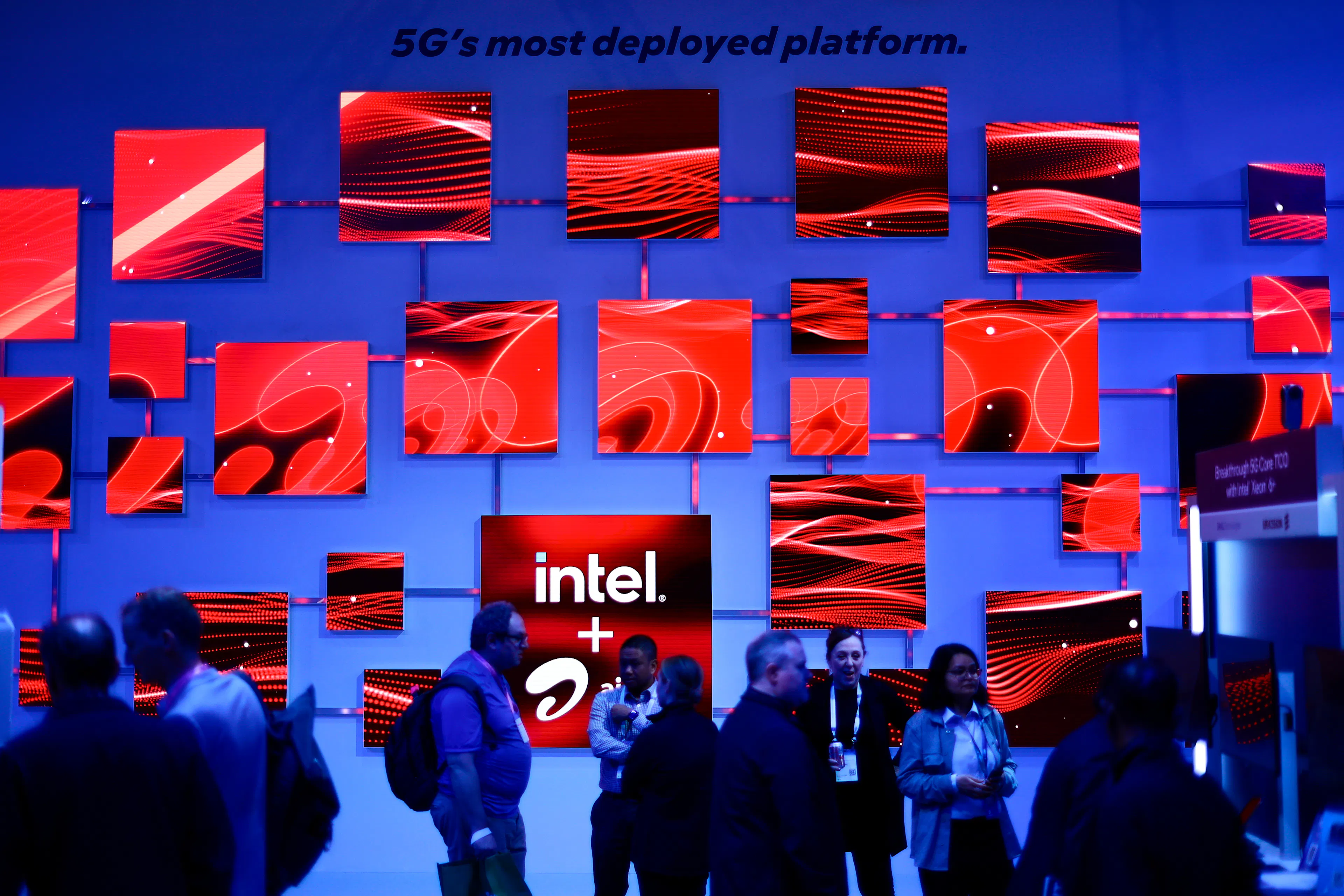 Intel massive stock move after Q1 earnings report 