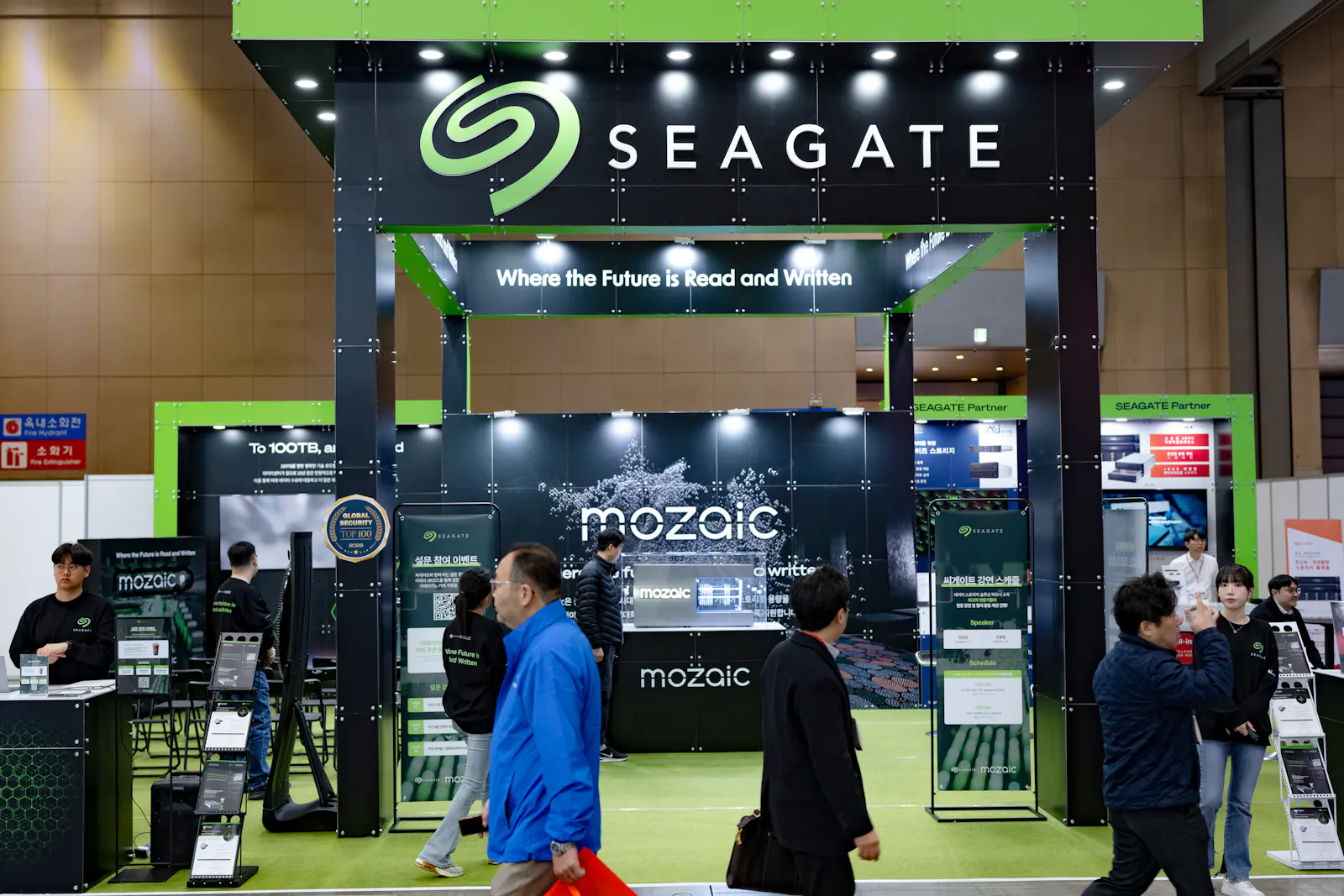 Seagate soars on strong quarterly numbers, guidance far above expectations thumbnail