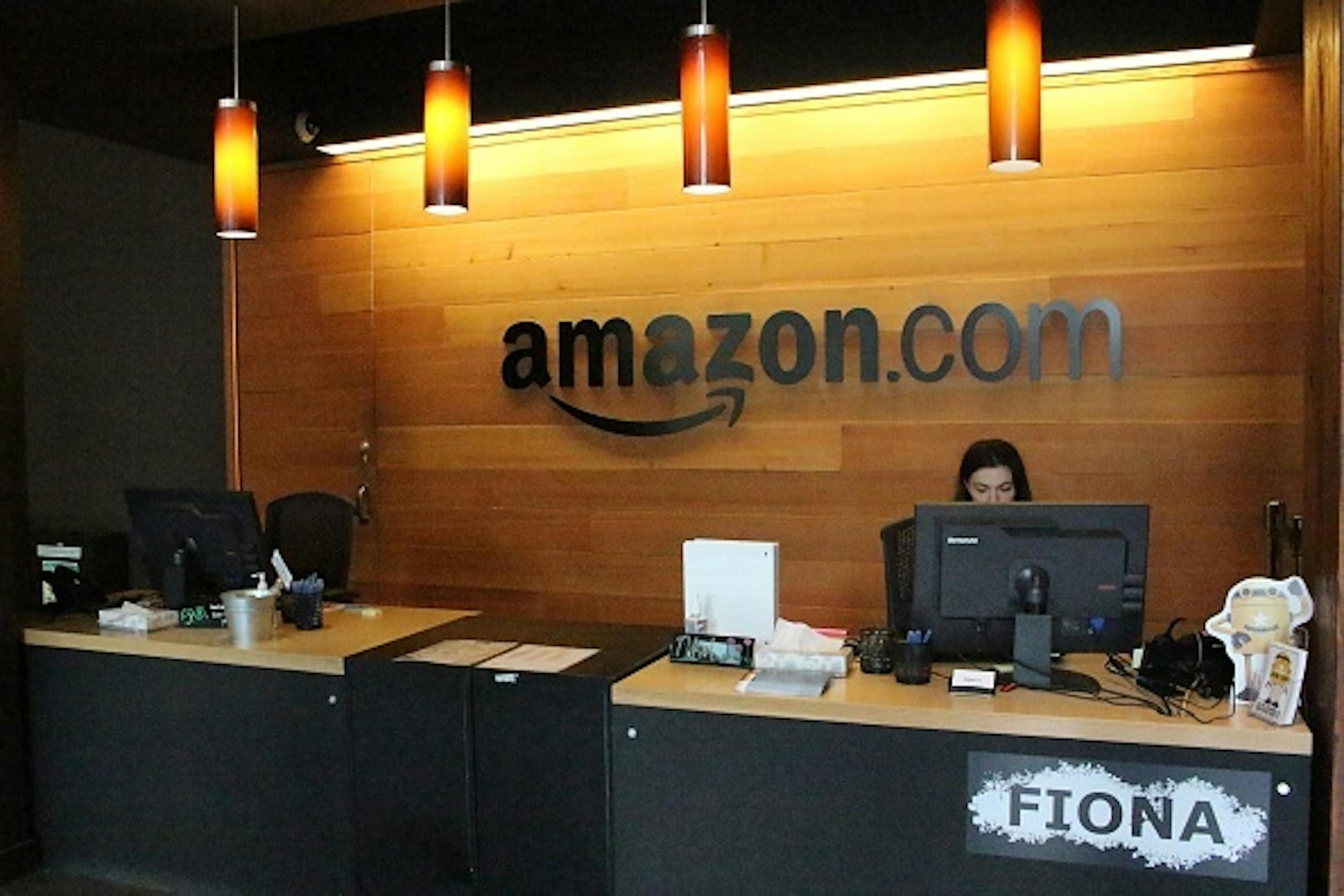 Hey, there’s one available desk (Glenn Chapman/Getty Images)