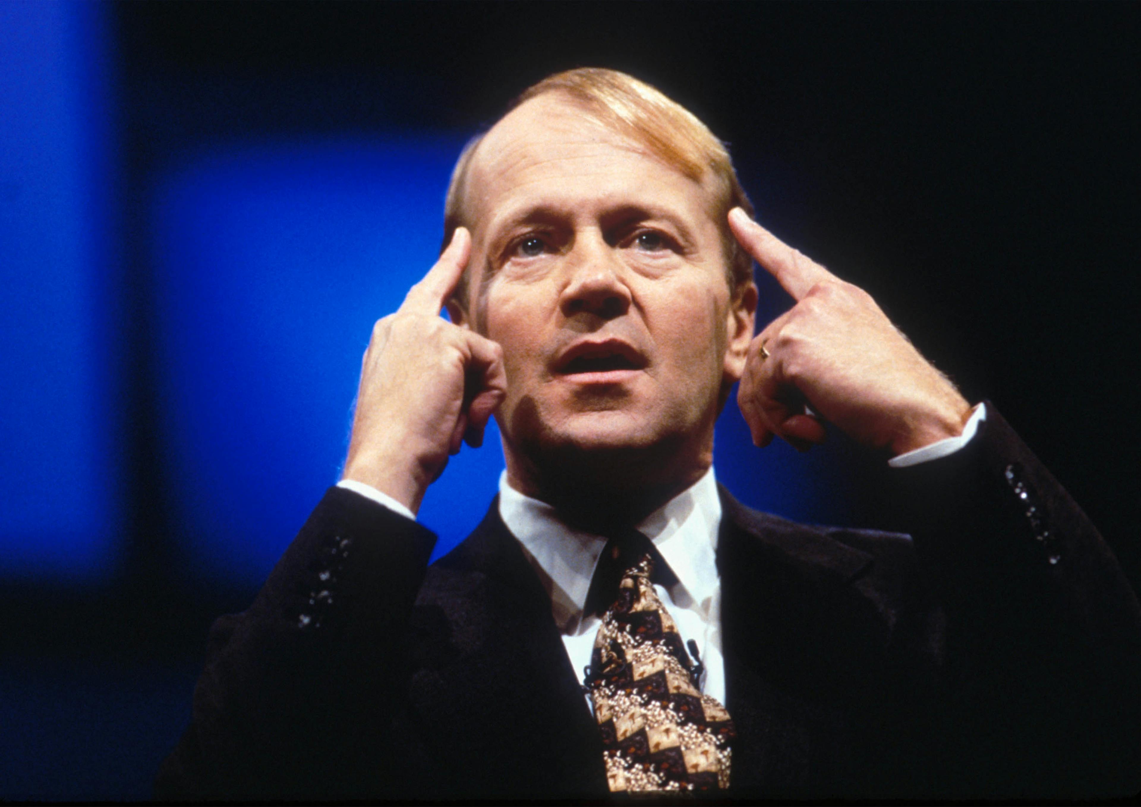 Cisco shares return to dotcom era high