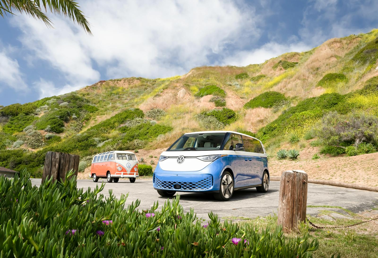 VW’s long-awaited minibus revival is expensive and disappointing thumbnail