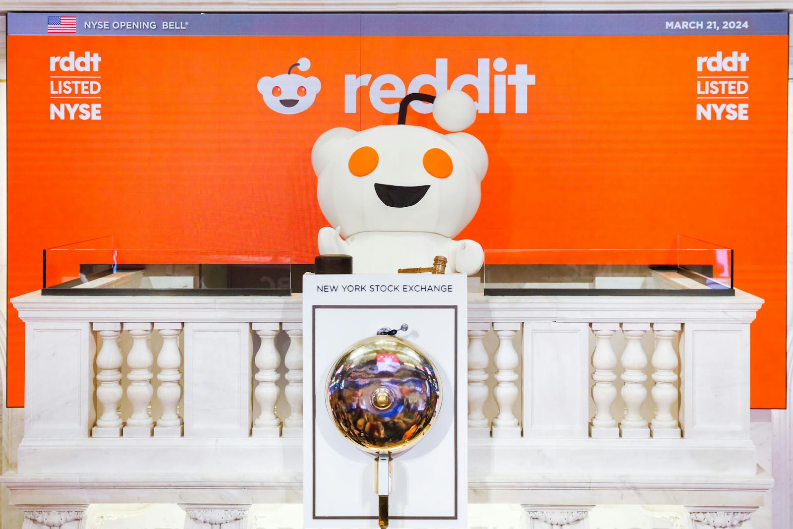 Reddit sinks on heavy volumes, social media chatter of reduced referral traffic from ChatGPT thumbnail