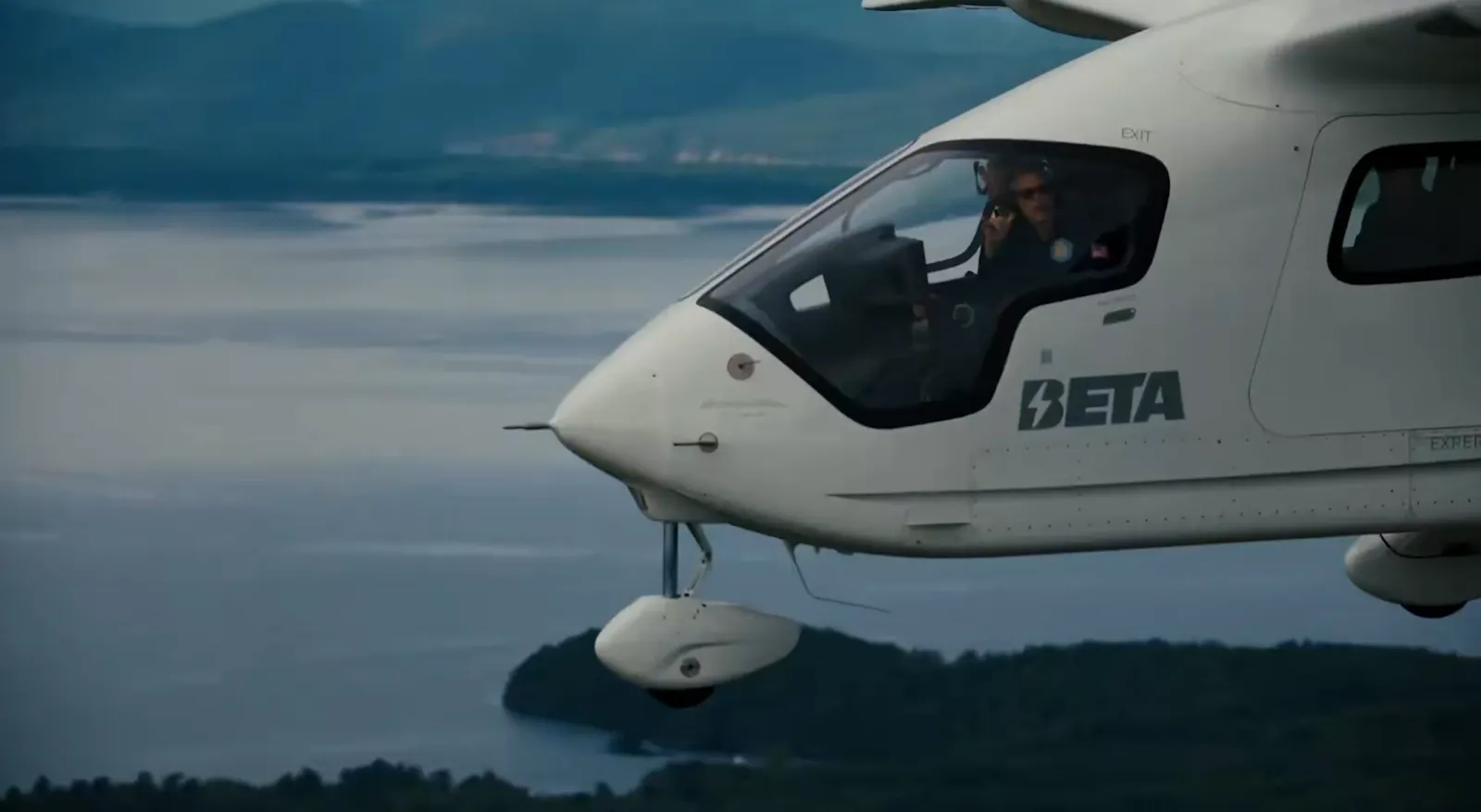 Beta Technologies climbs after Transportation Sec. Duffy posts a “Love Island” meme about his flight in electric aircraft