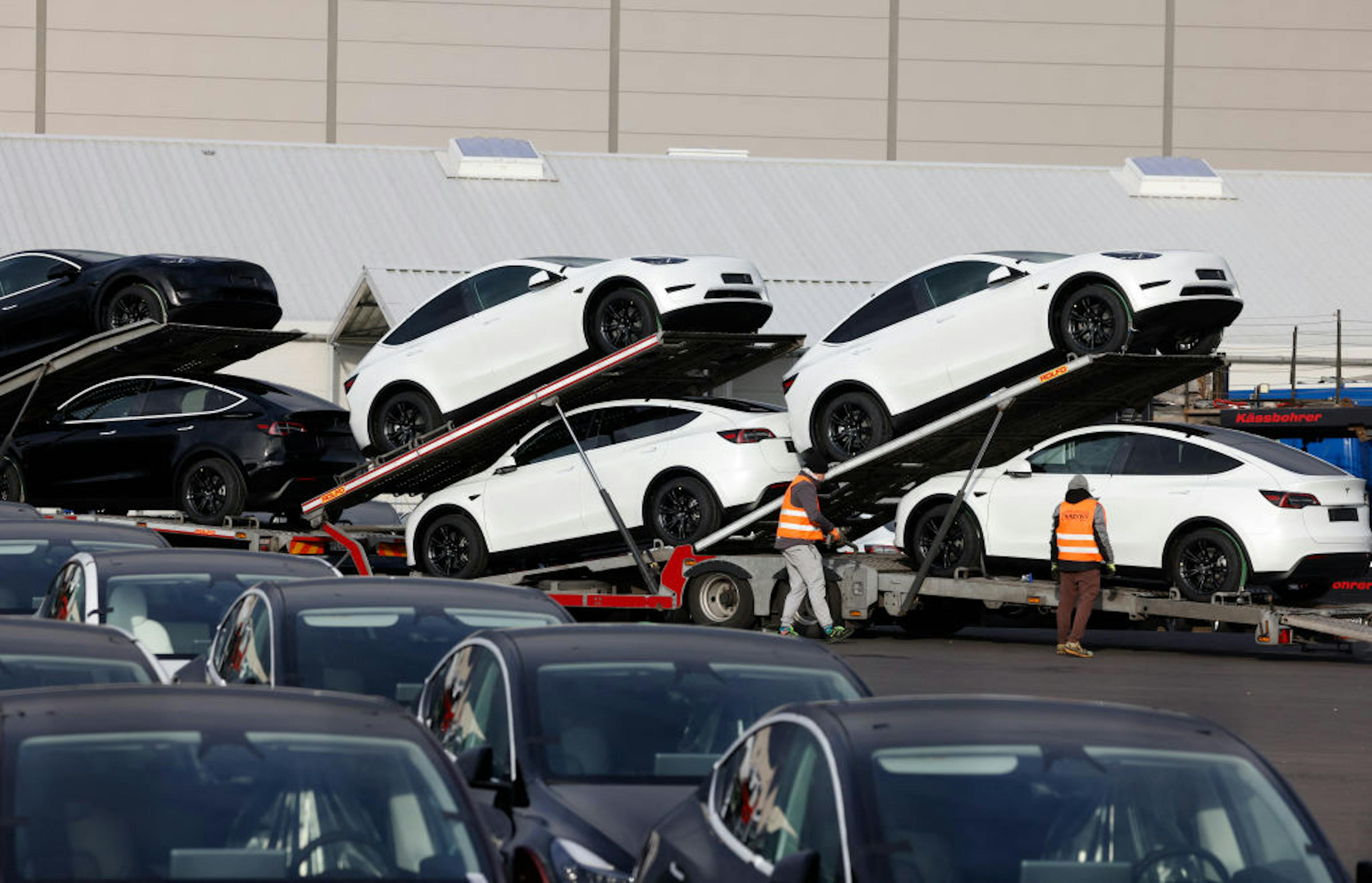 Tesla could use a tow. (Odd Andersen/Getty Images)