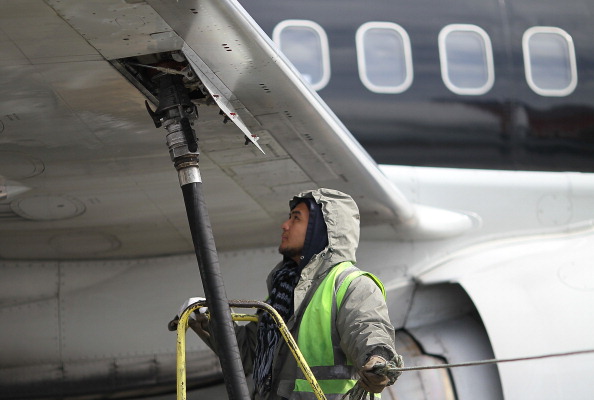 sherwood.news - Max Knoblauch - Ukraine peace talks send oil prices down, boosting major airline stocks