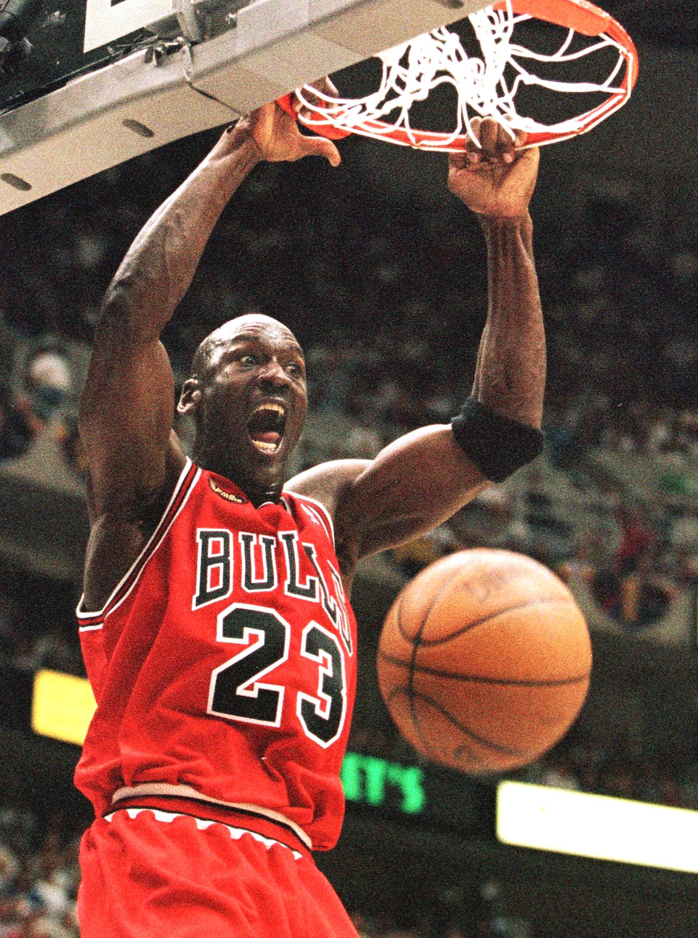 BKN-BULLS-JAZZ-JORDAN DUNK
