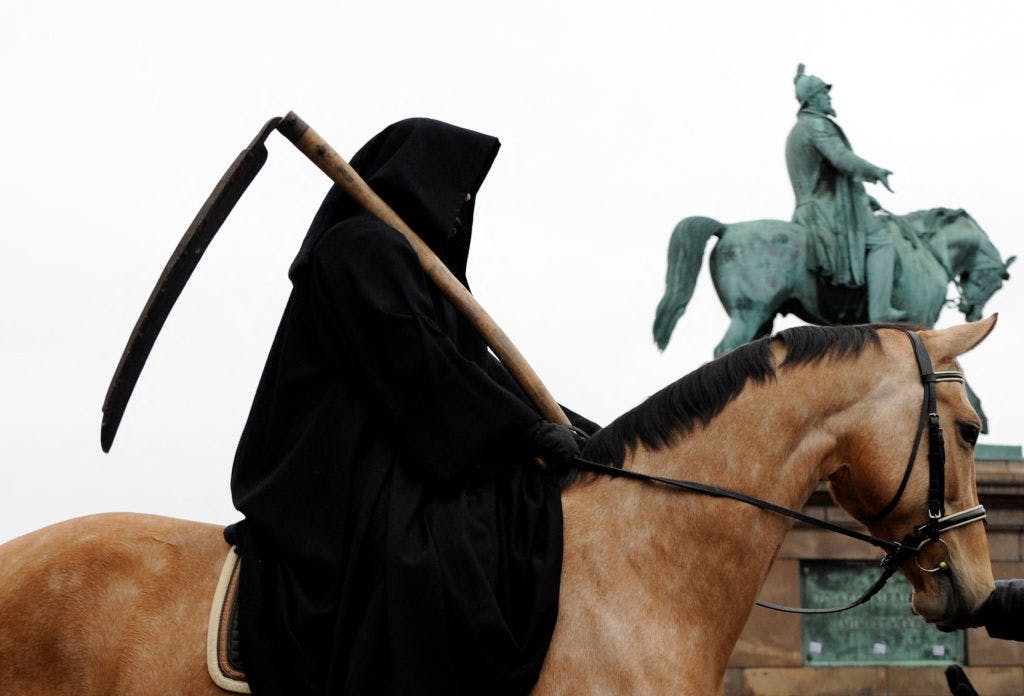 Apollo’s top economist maps out his signposts for a recession this summer thumbnail