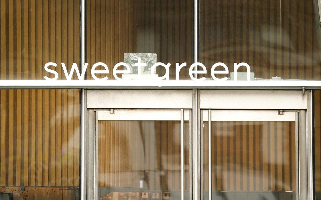 Sweetgreen sinks as salad maker posts earnings miss and slashes guidance (again) thumbnail