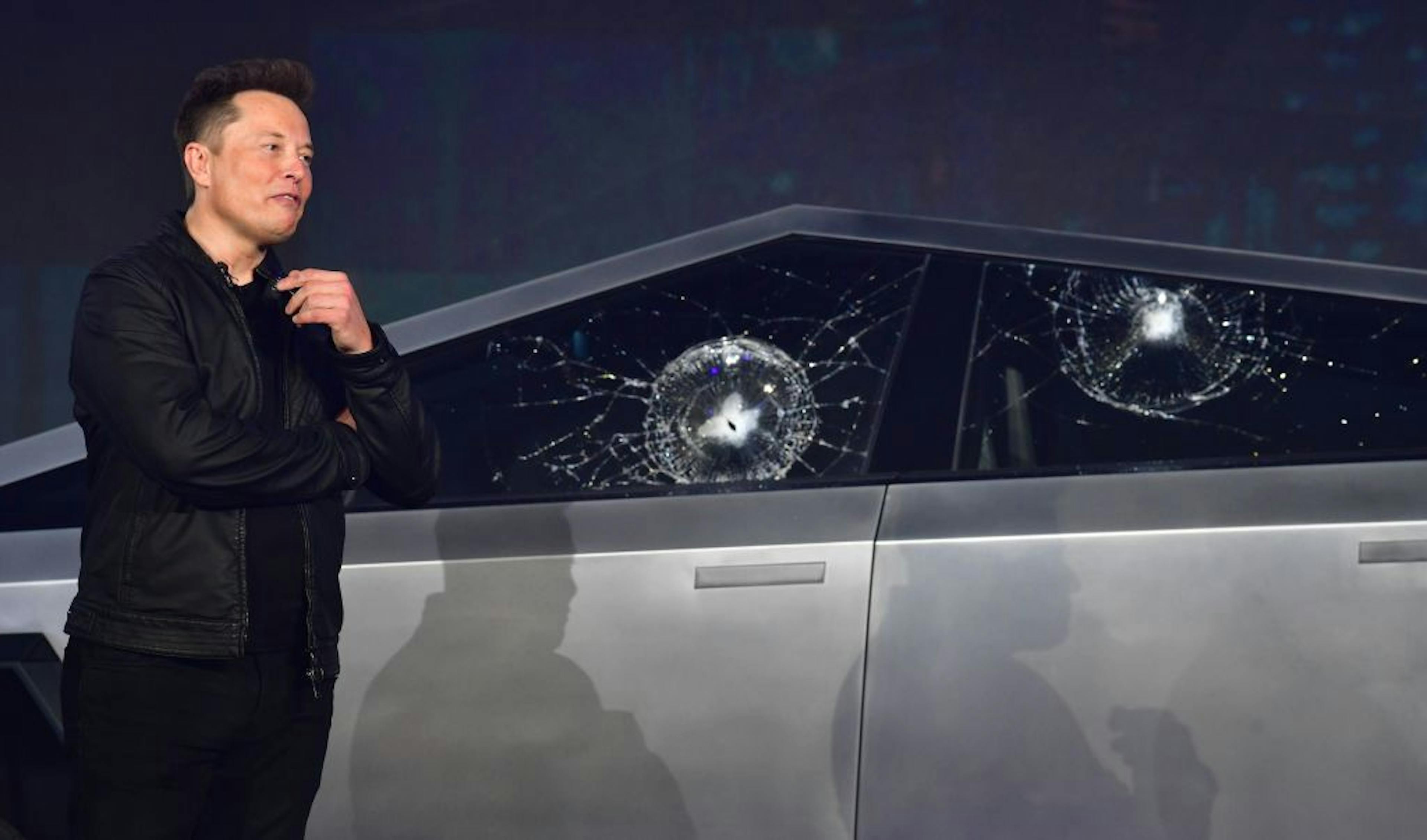 US-TRANSPORT-AUTOMOBILE-TESLA-MUSK