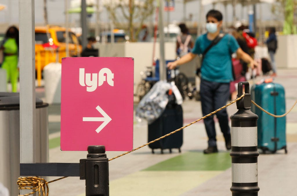 Lyft surges after beating earnings estimates and boosting stock buybacks thumbnail