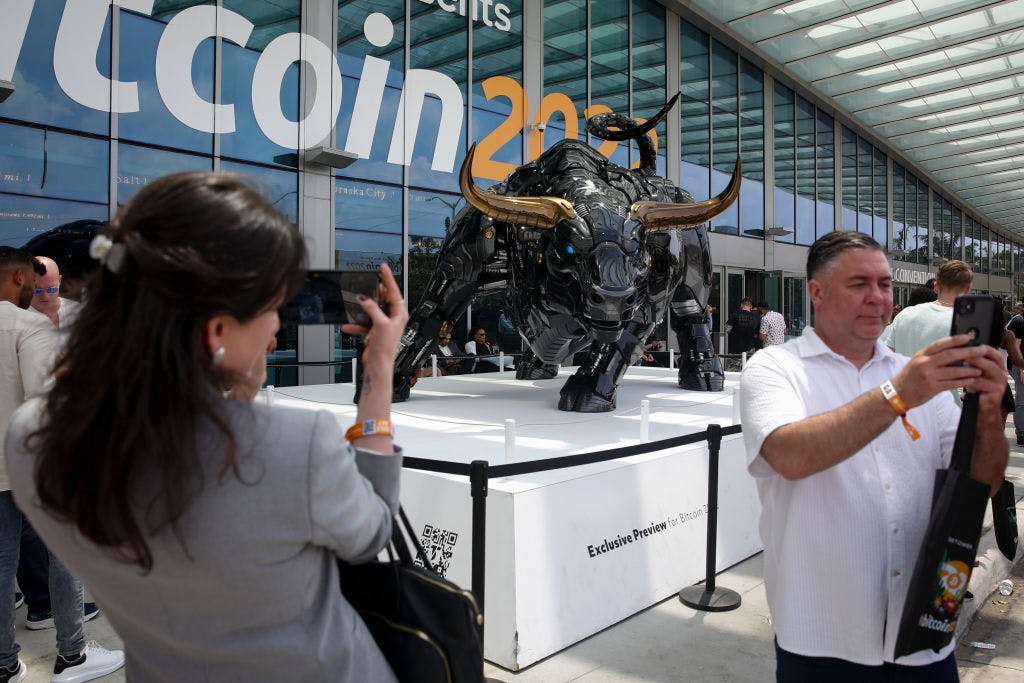 Market wrap: small caps surge as investors stack US election bets thumbnail