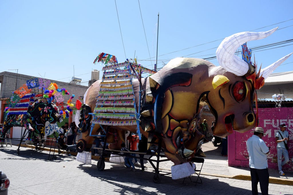 Stocks push higher as inflation eases thumbnail