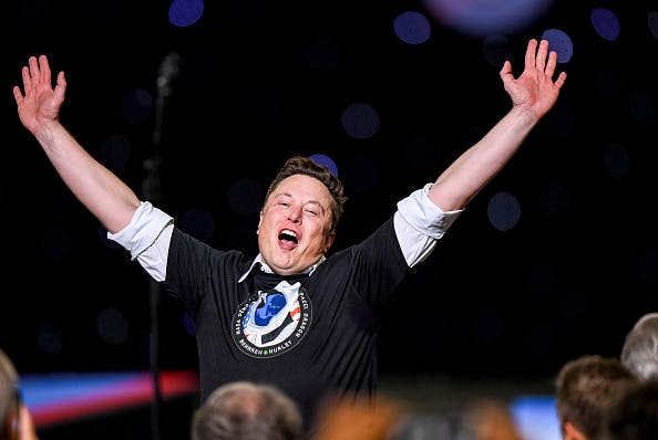 Ahead of Musk’s pay package vote, Tesla’s board says they can’t make him work there full time thumbnail