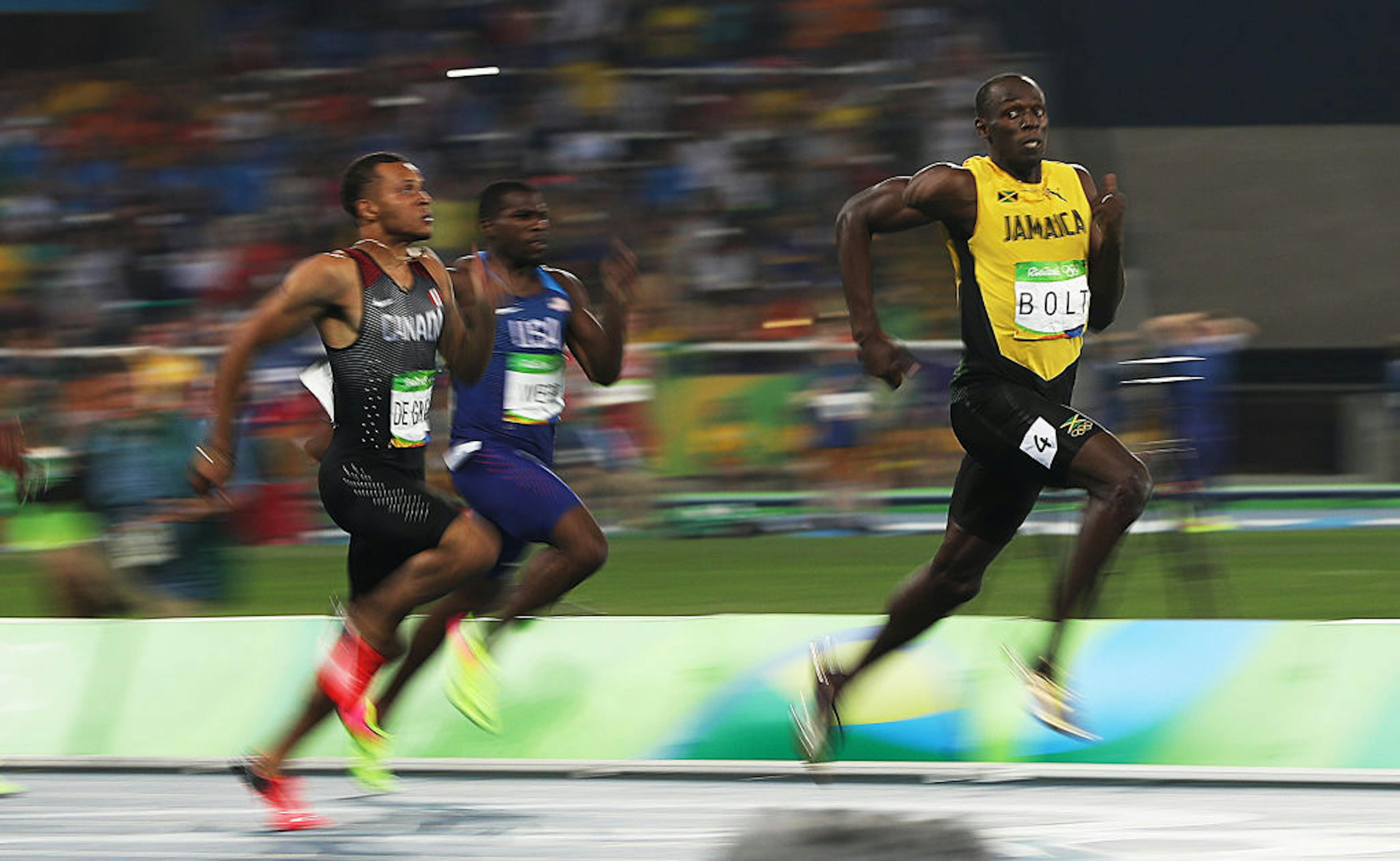 Usain Bolt en route to gold (Ian MacNi/Getty Images)