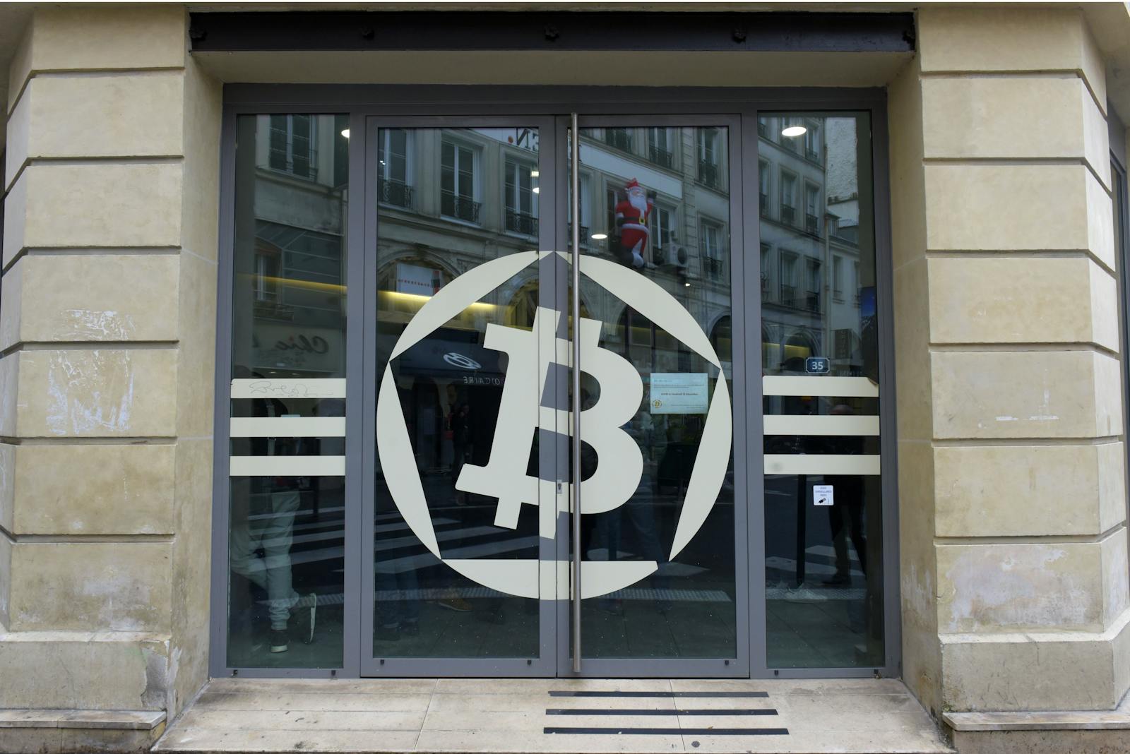 Bitcoin, crypto stocks fall on Middle East conflict escalation thumbnail