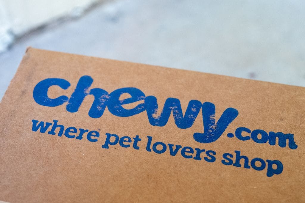 Chewy sinks despite topping Q2 estimates, erasing much of its recent rally thumbnail