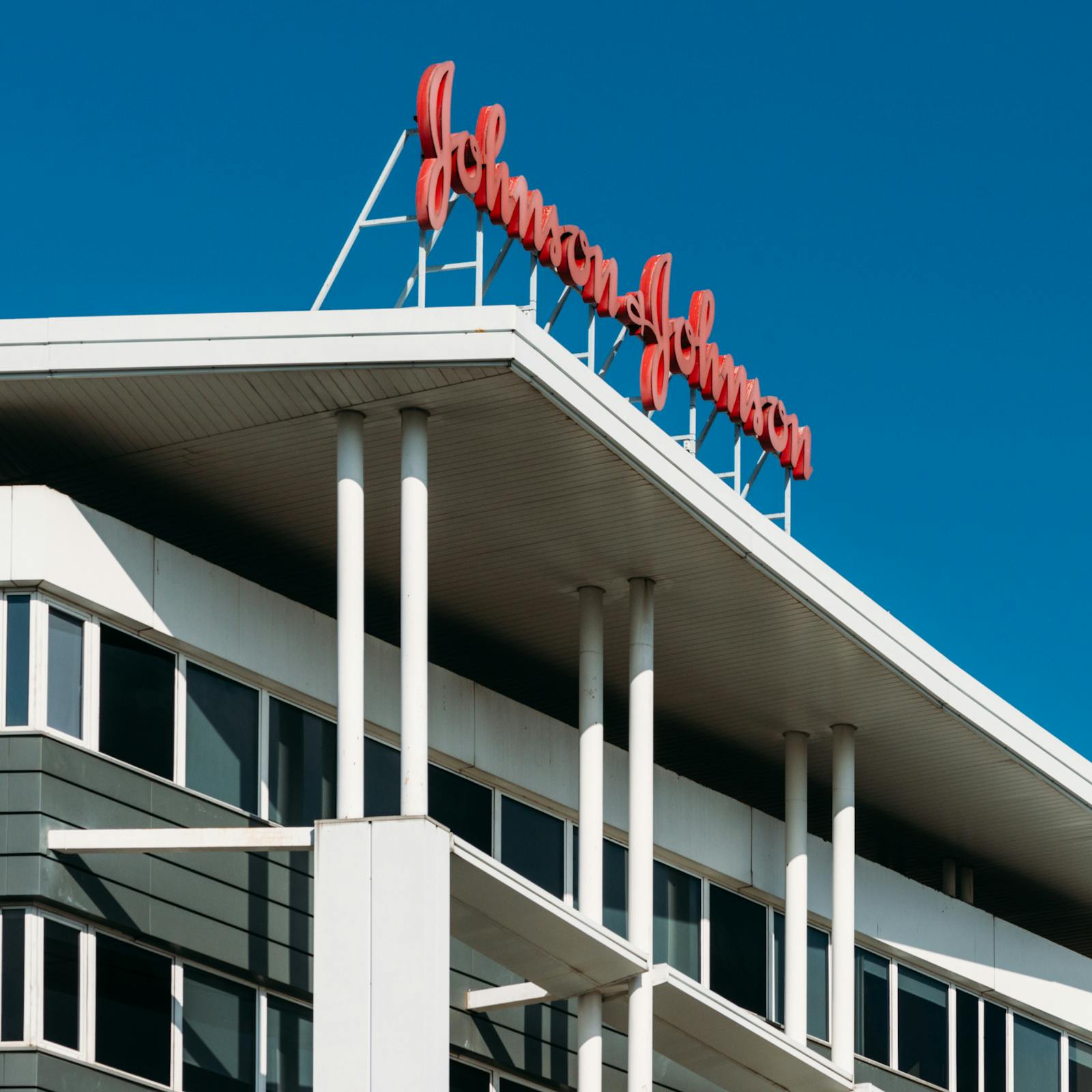 Johnson & Johnson pops on top- and bottom-line beat, boost to full-year outlook thumbnail