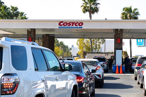 Costco wants to fill your tank before you grab the $1.50 hotdog thumbnail