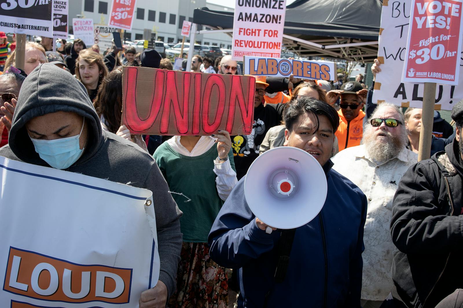 Why can’t an award-winning documentary about Amazon’s union find a buyer? thumbnail
