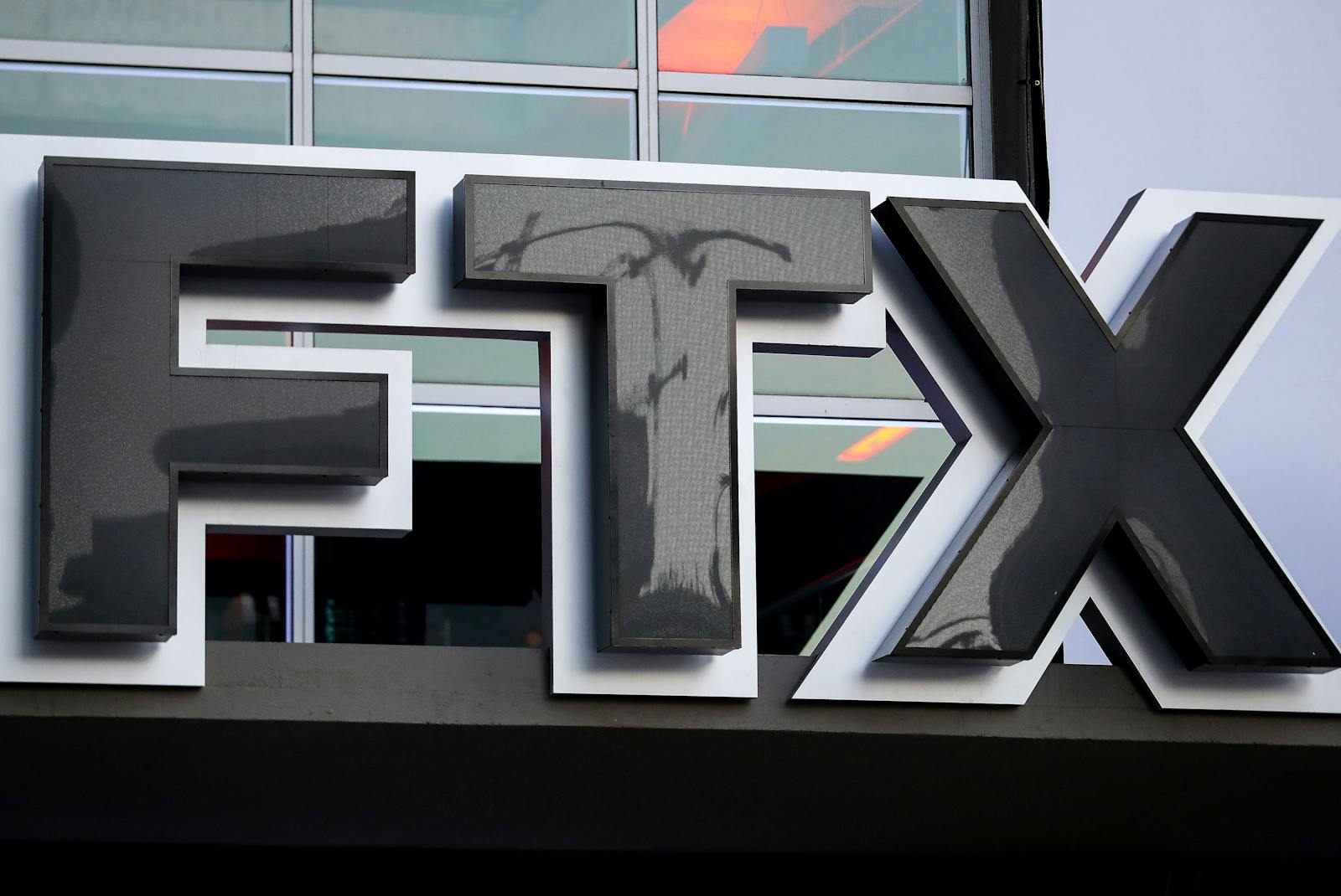 FTX customers could finally get their money back as reorganization begins thumbnail