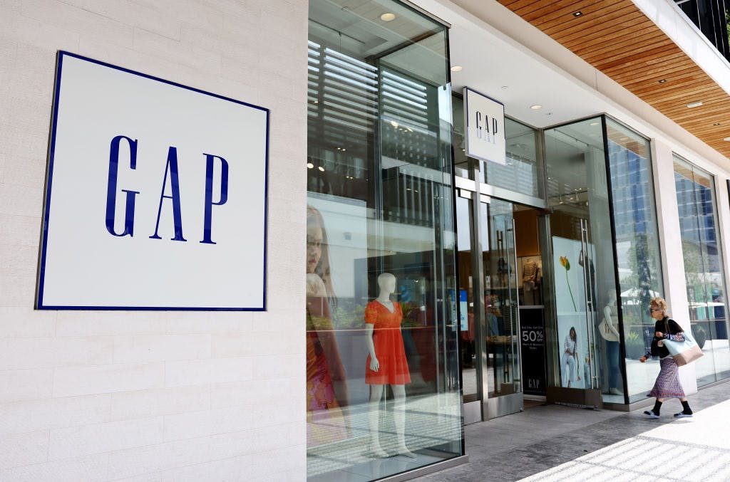 The Gap’s stock is soaring, back to where it was in 1998... and 2012, and 2017, and 2020, and 2024 thumbnail
