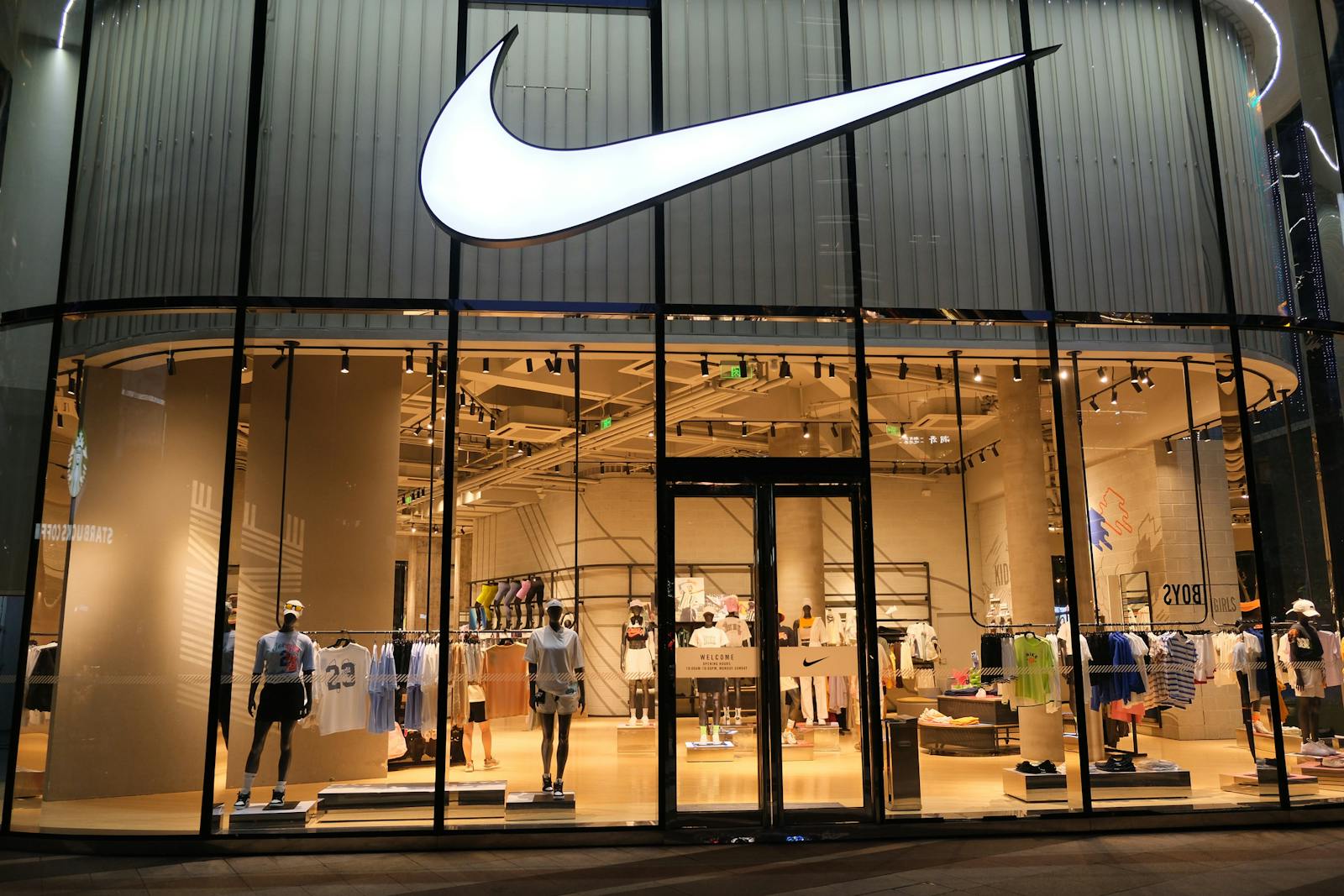 Nike pops on Q1 earnings beat and surprise revenue jump thumbnail