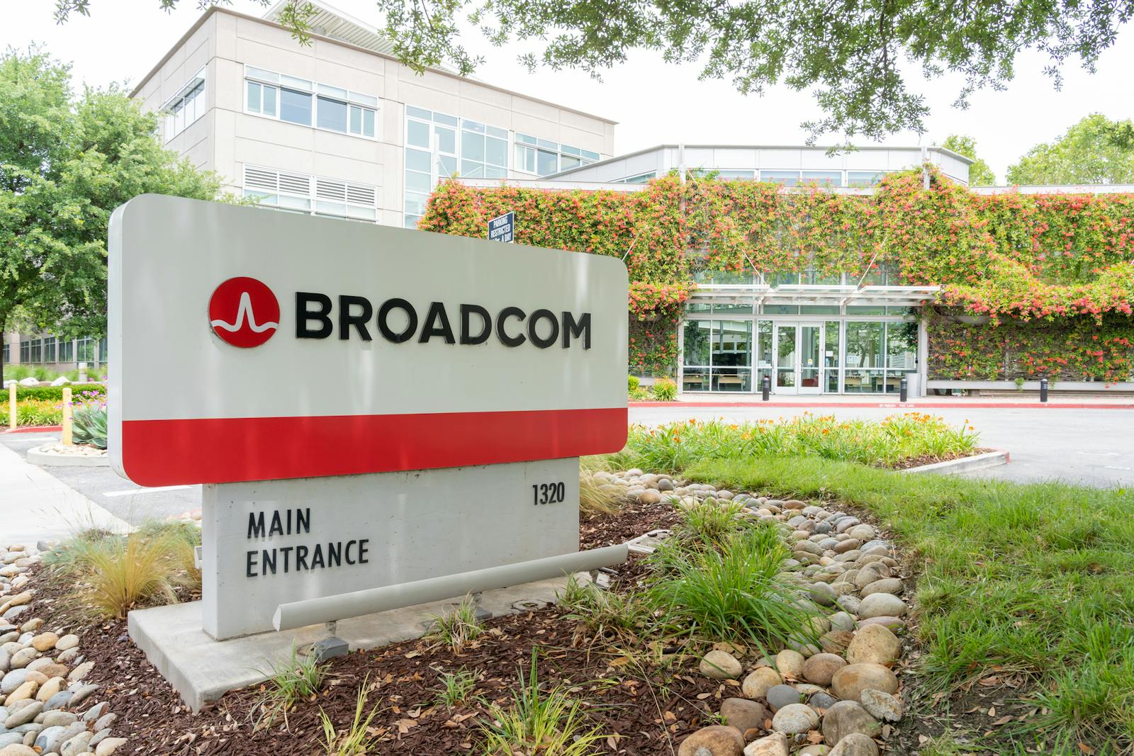 Broadcom rallies on report that OpenAI is the new key customer that’s boosting its 2026 revenue outlook "significantly" thumbnail