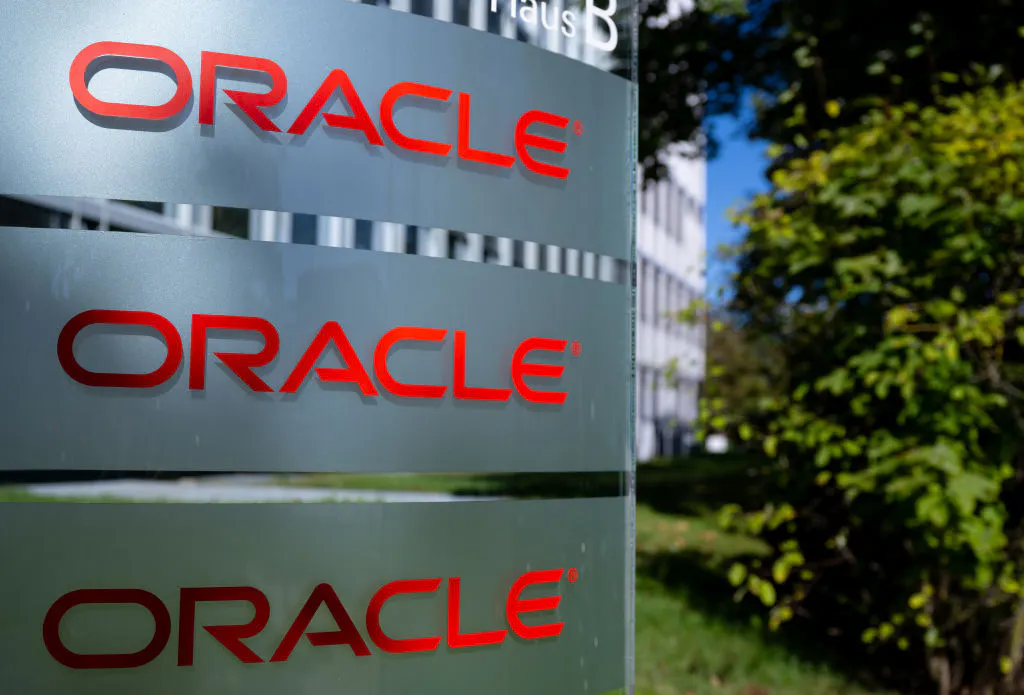 Oracle on track for best week since 1999 thumbnail